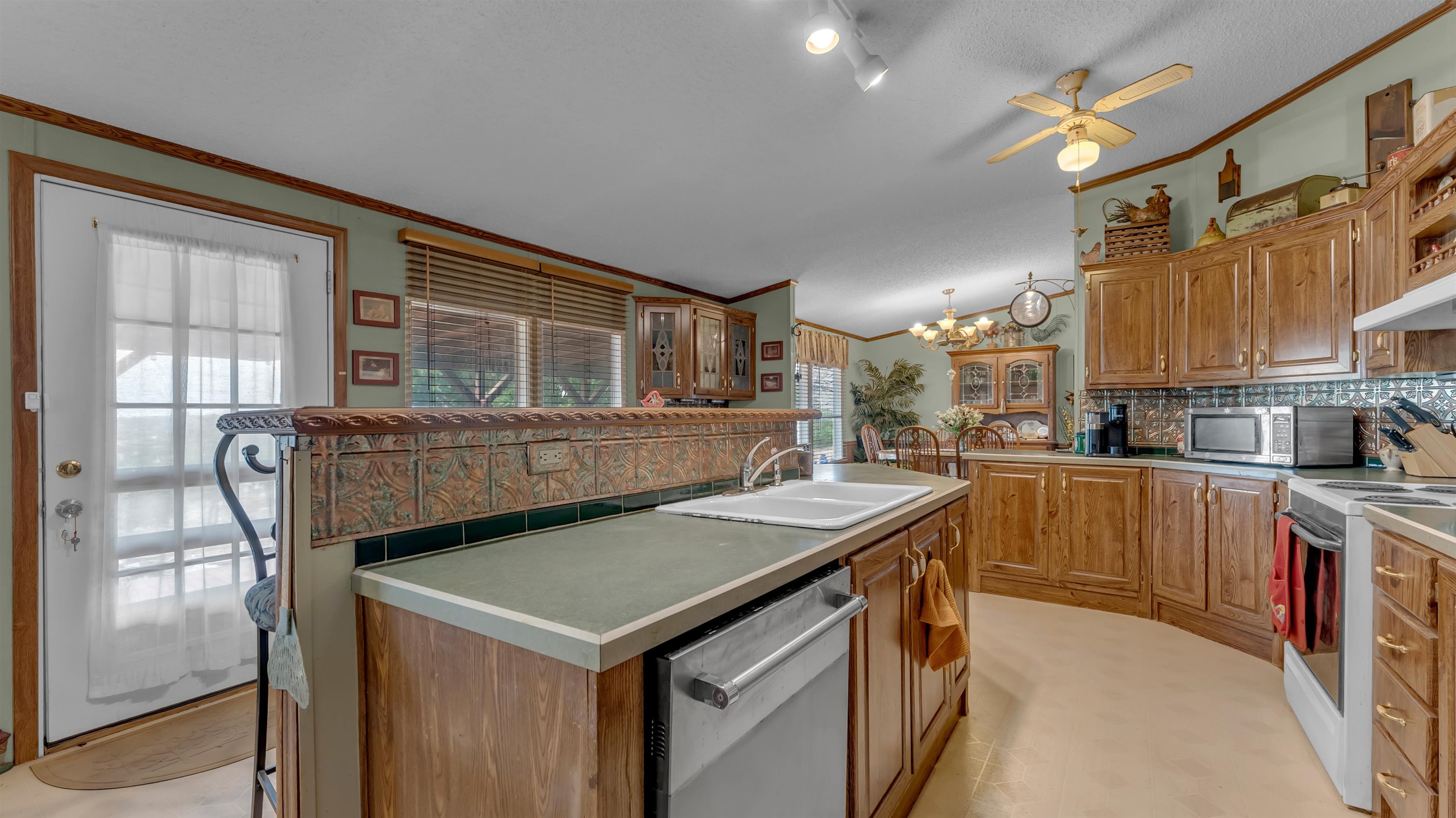 3527 N Us Highway 281