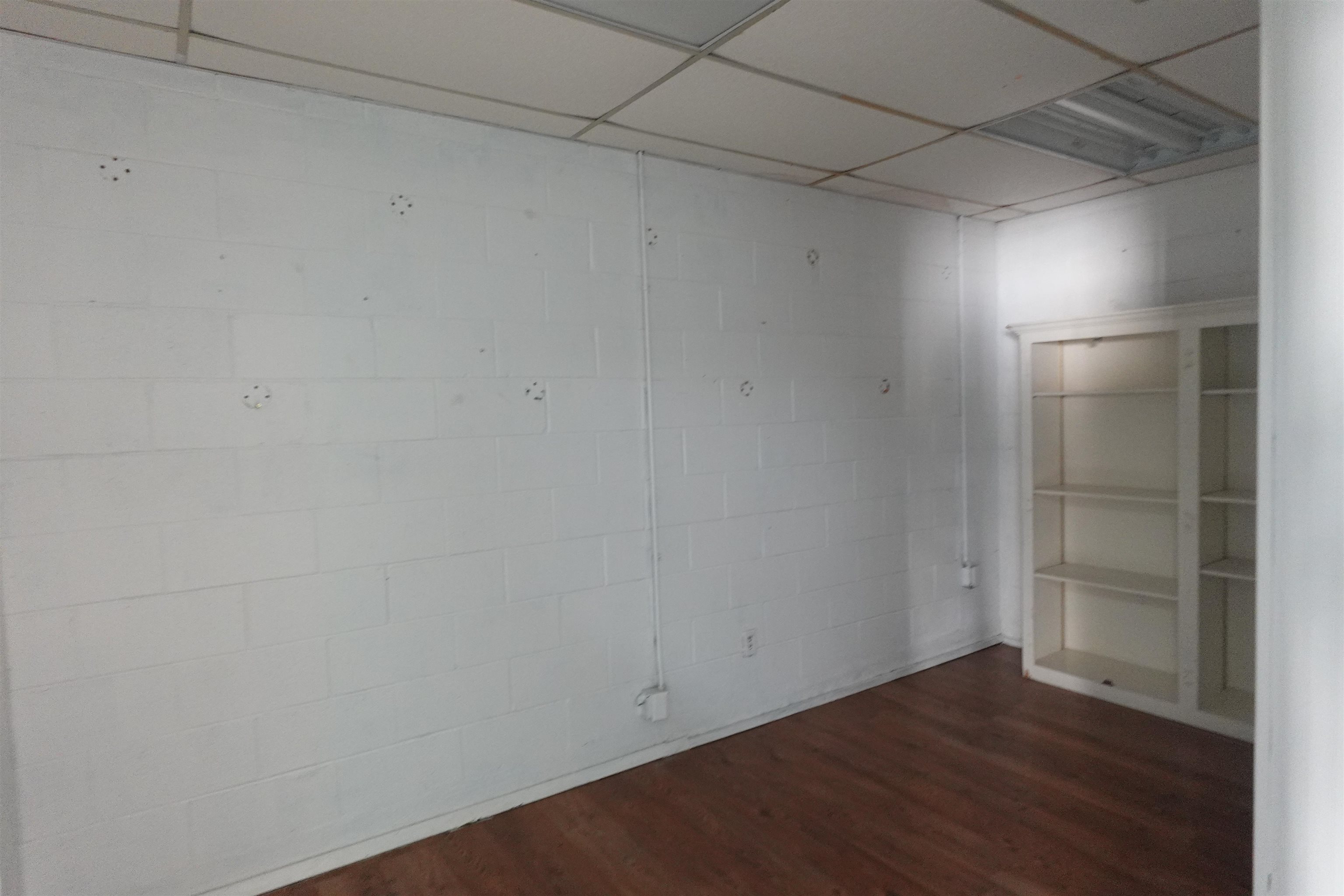 105 W Jackson St