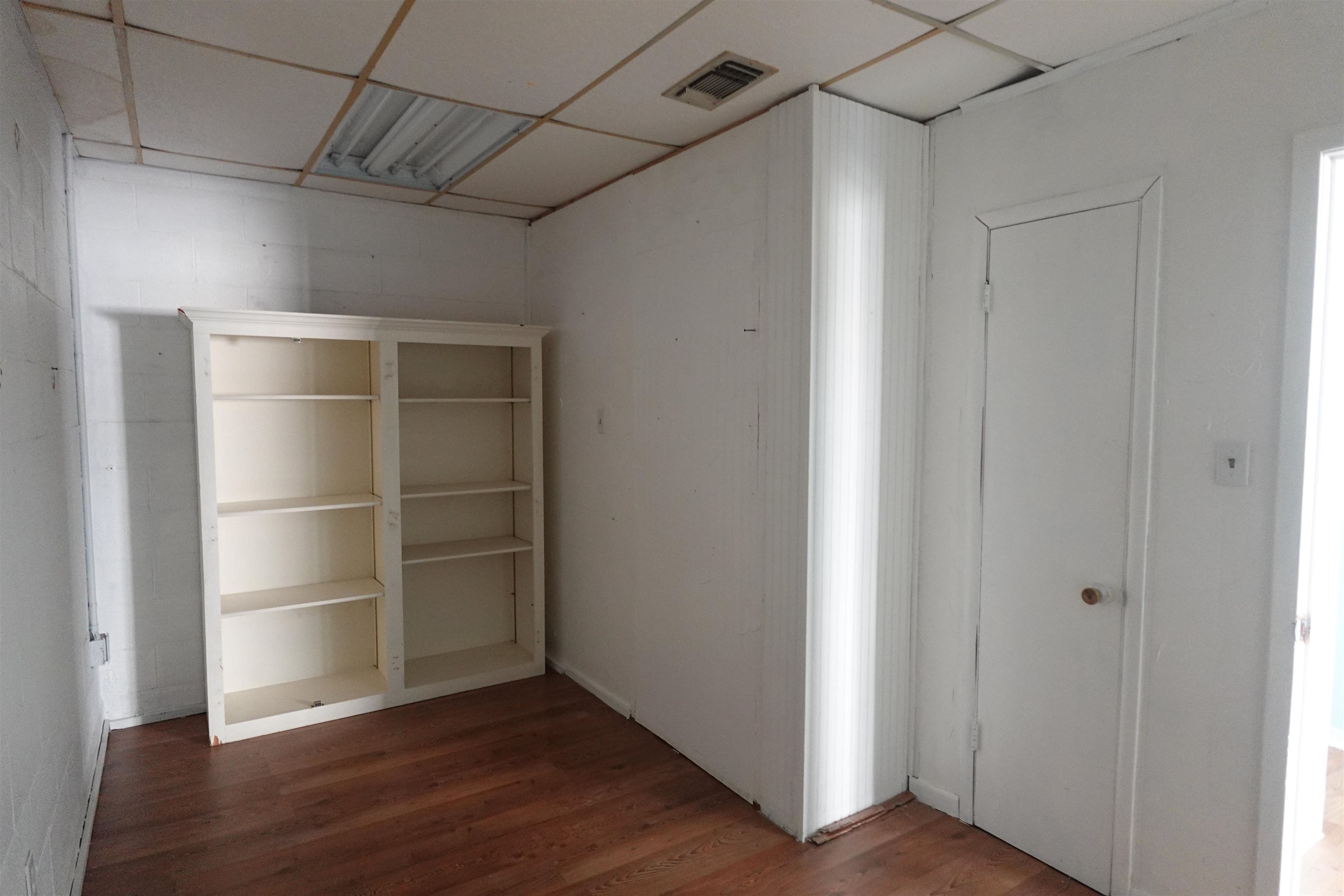 105 W Jackson St