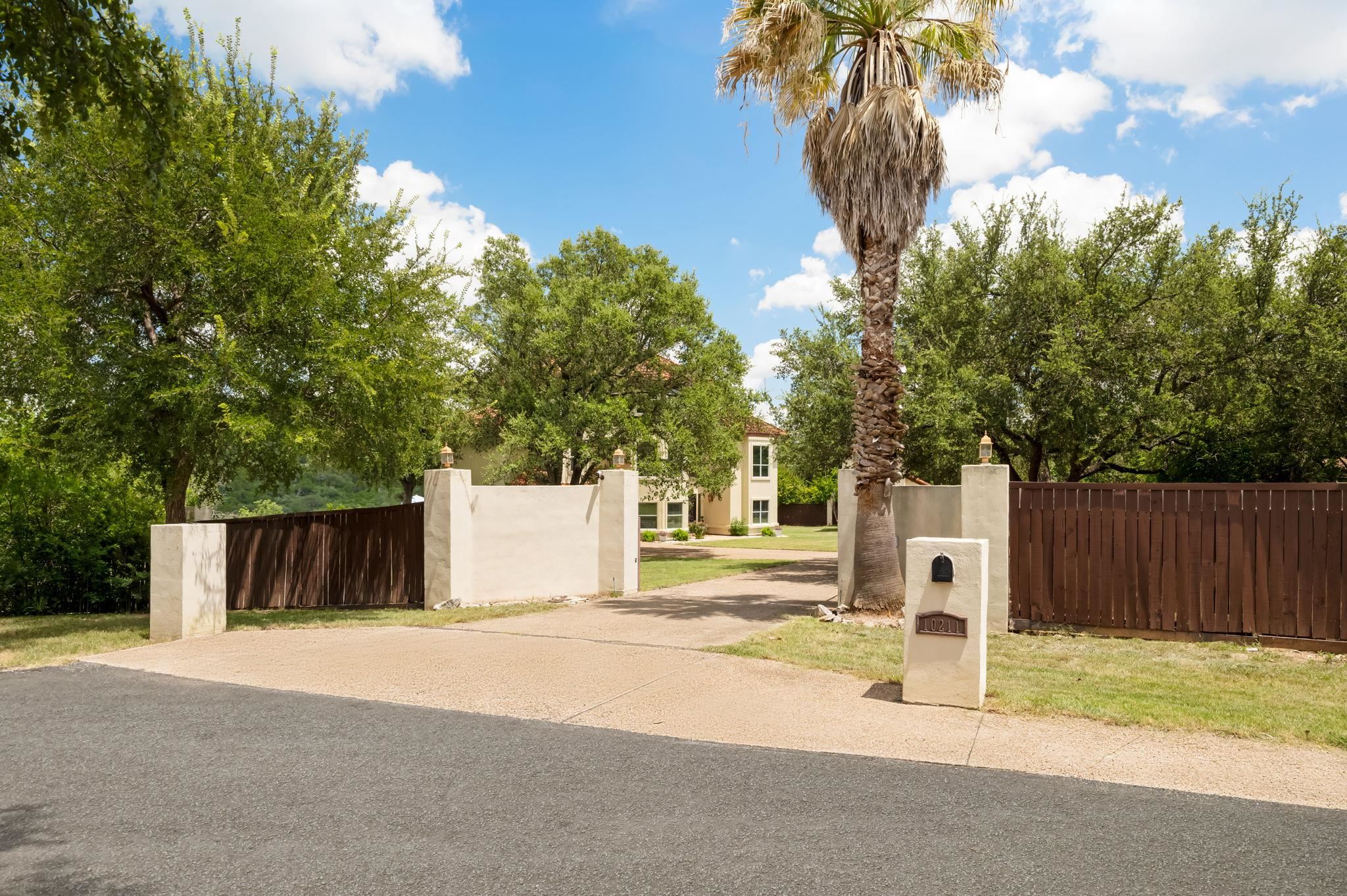10211 Middle Darleen