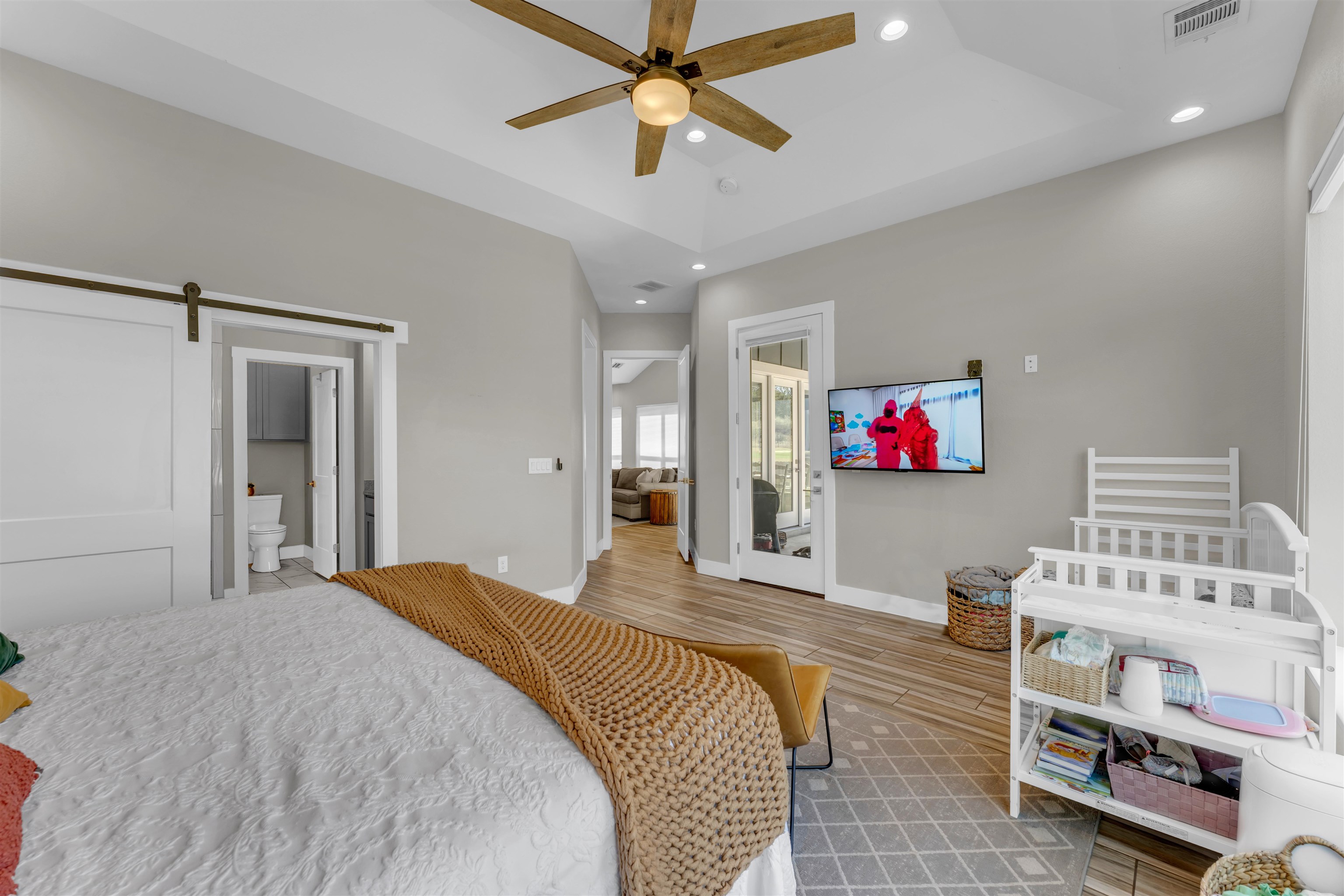 824 Woodland Hills Dr
