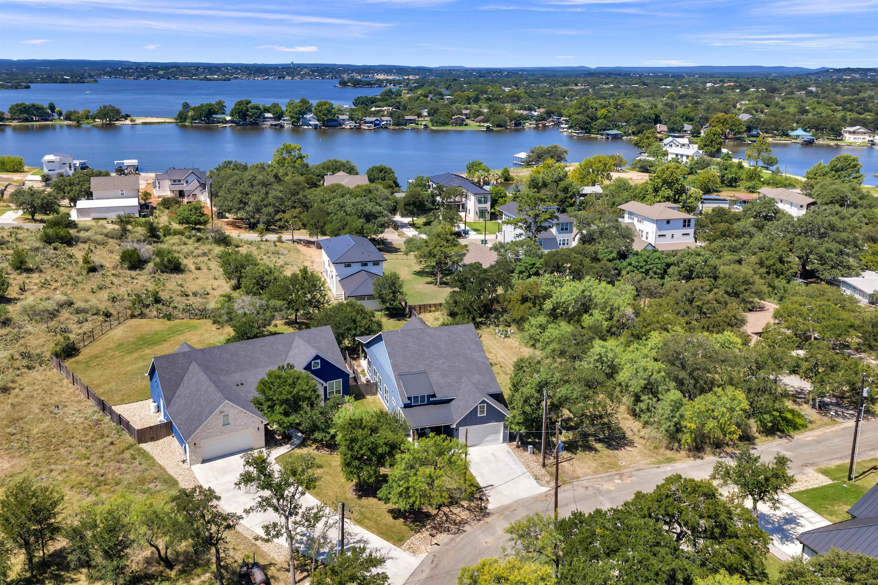 824 Woodland Hills Dr