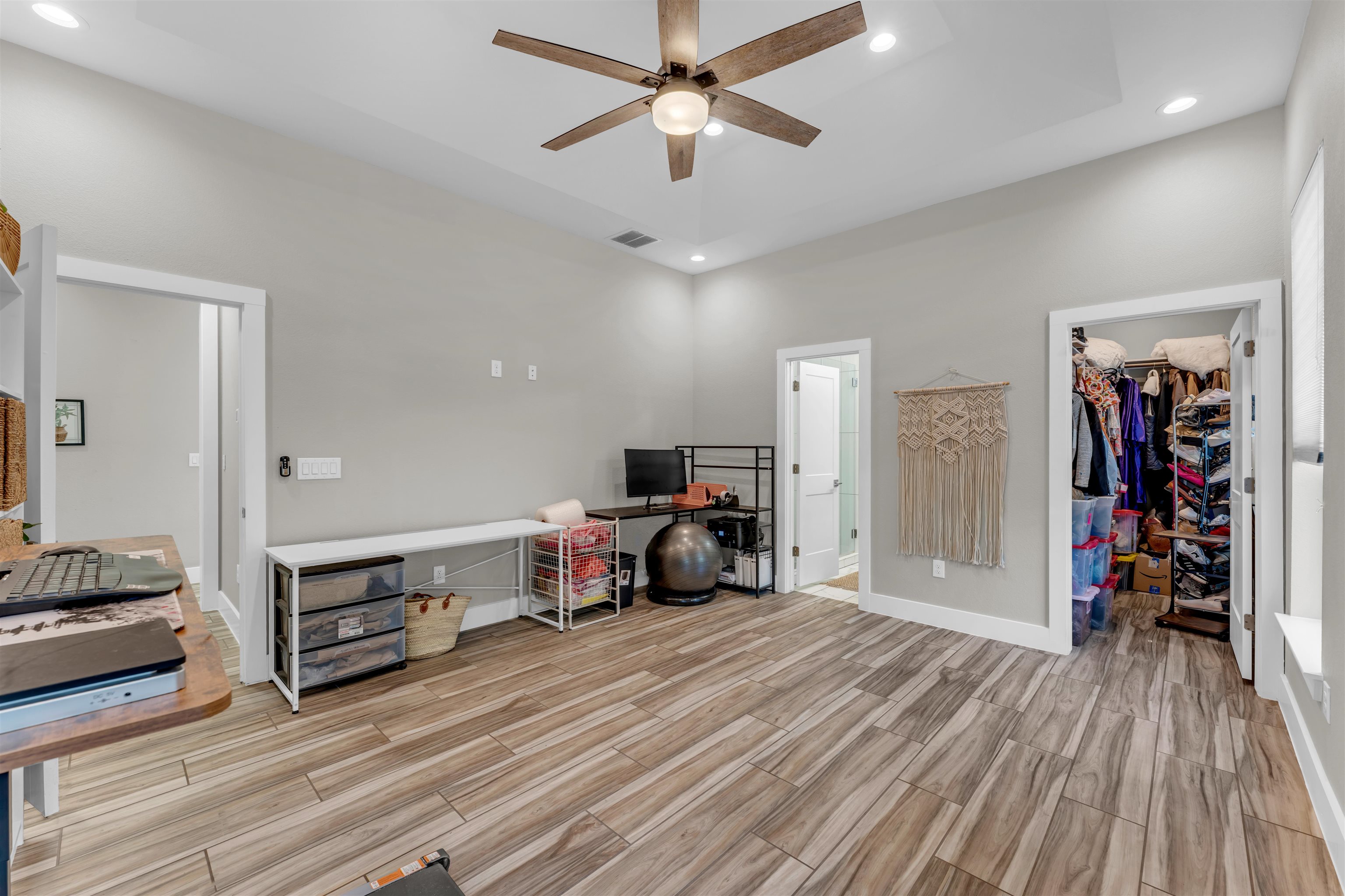 824 Woodland Hills Dr