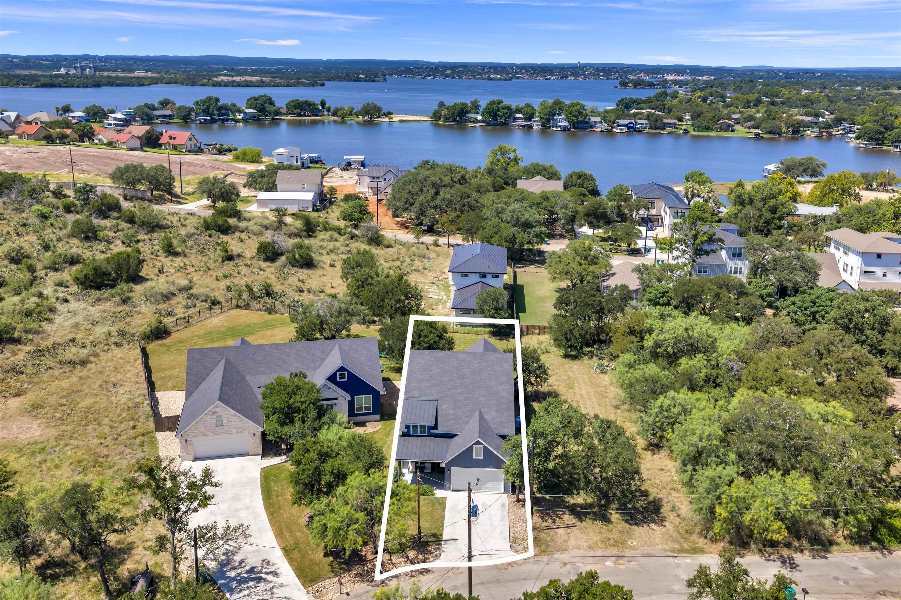 824 Woodland Hills Dr