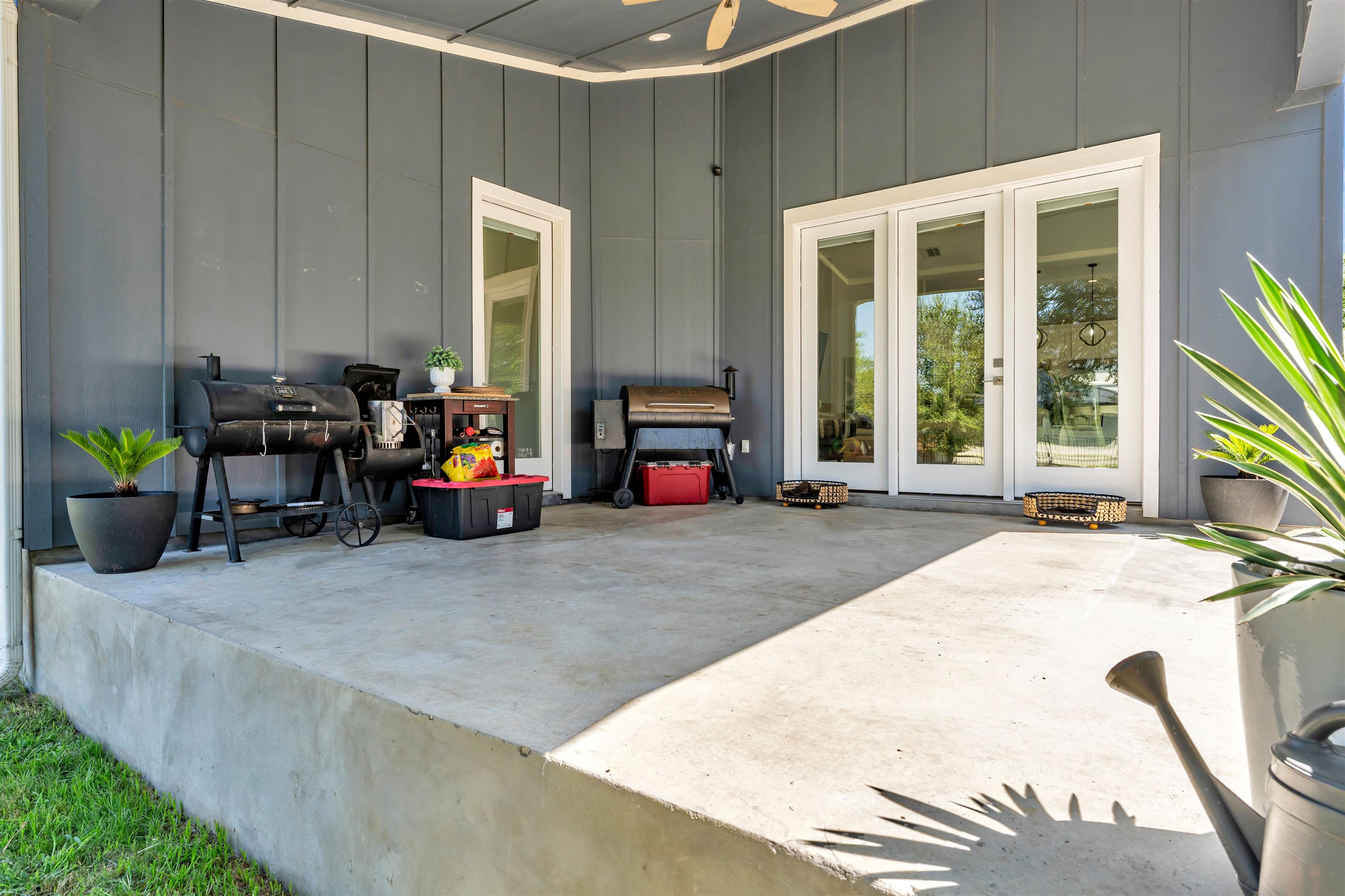 824 Woodland Hills Dr