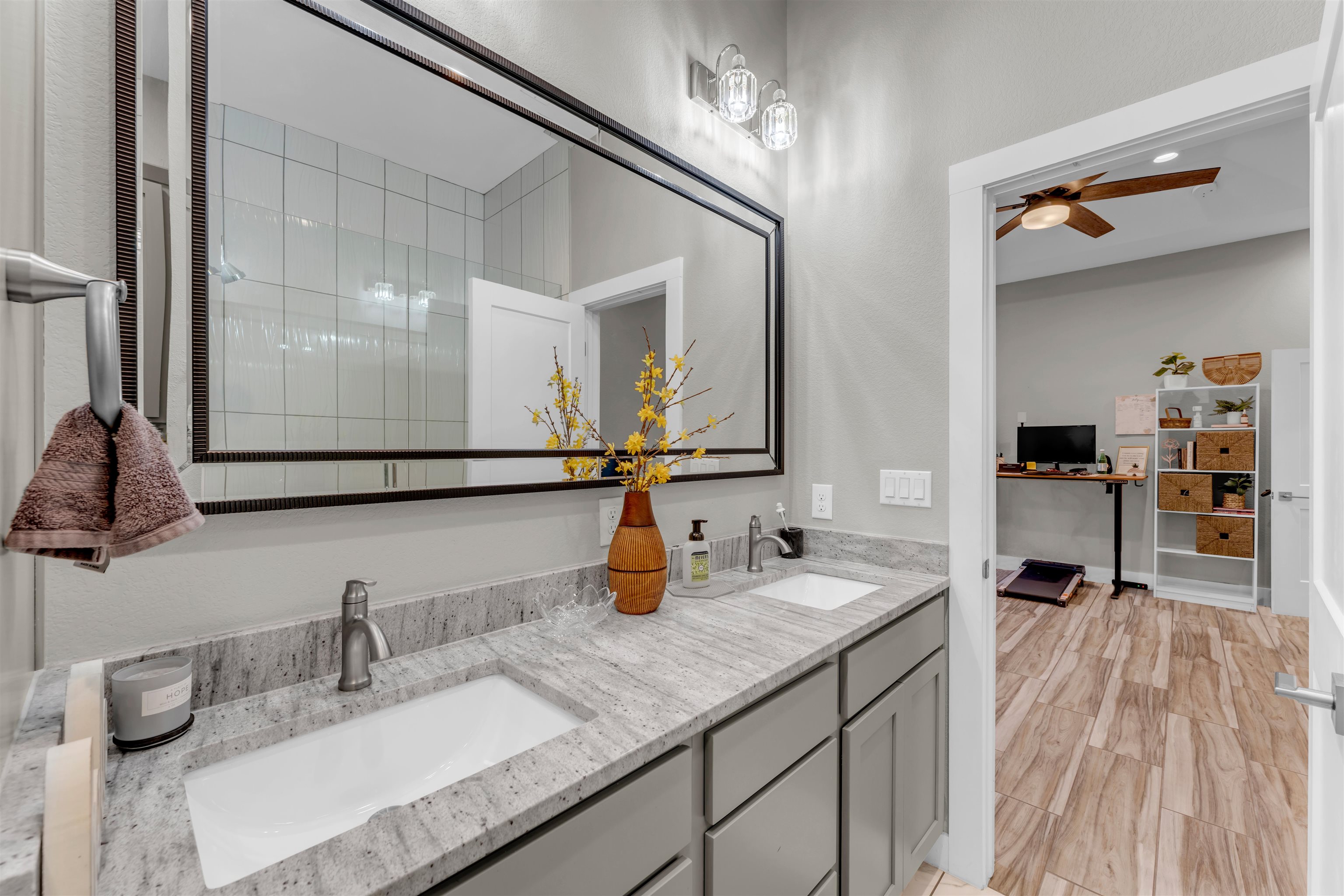 824 Woodland Hills Dr