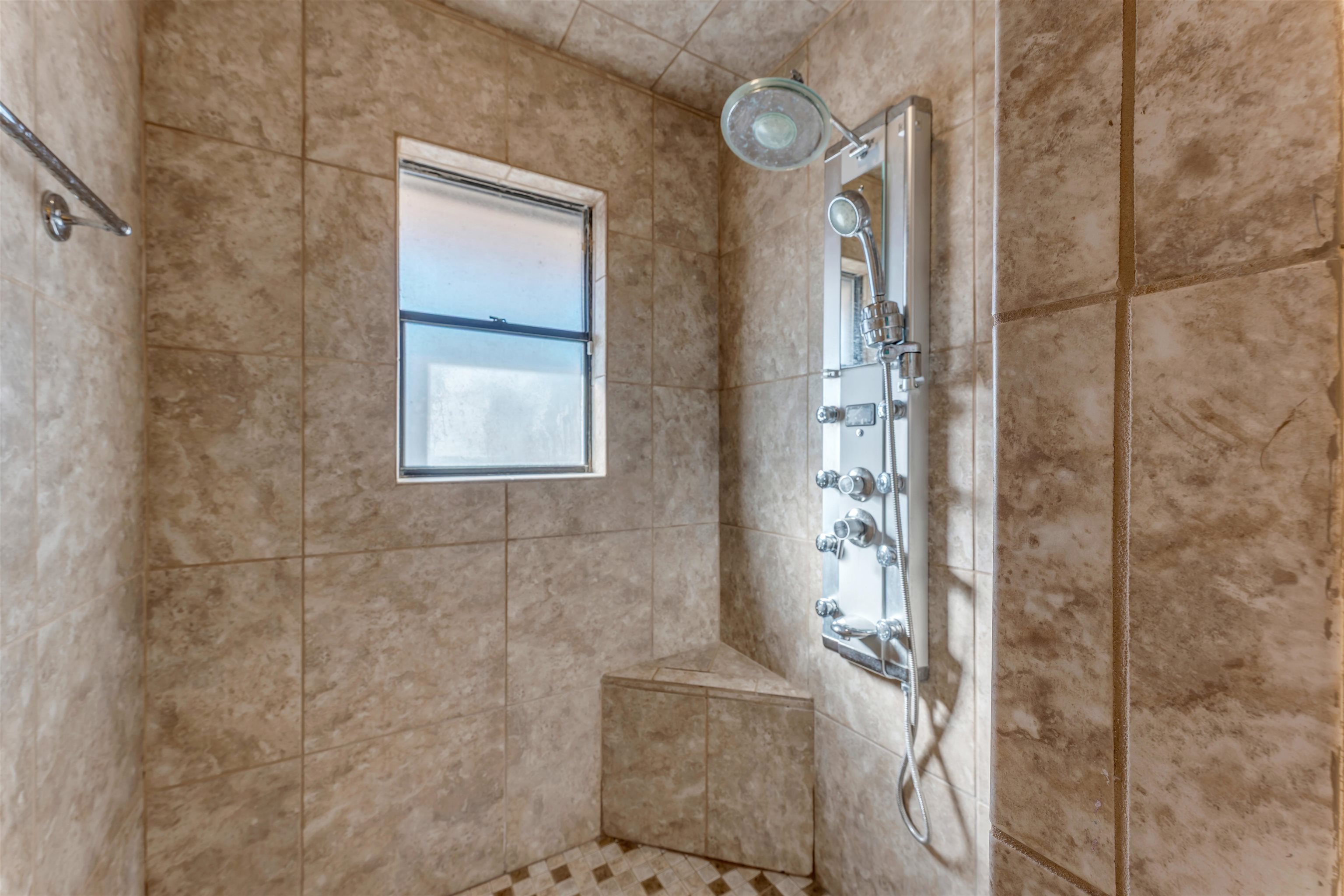 213 Corder Ln