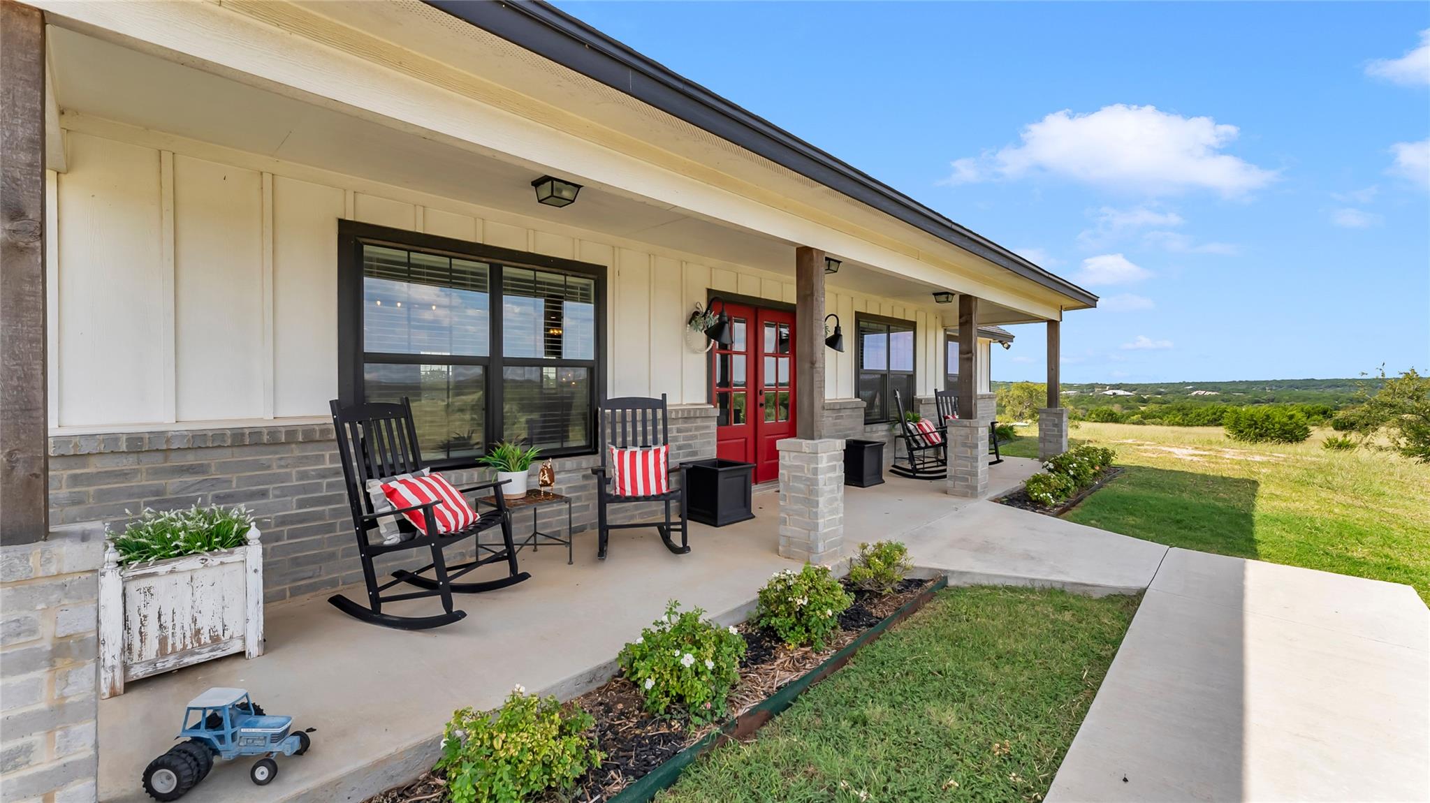 709 Three Creeks DR