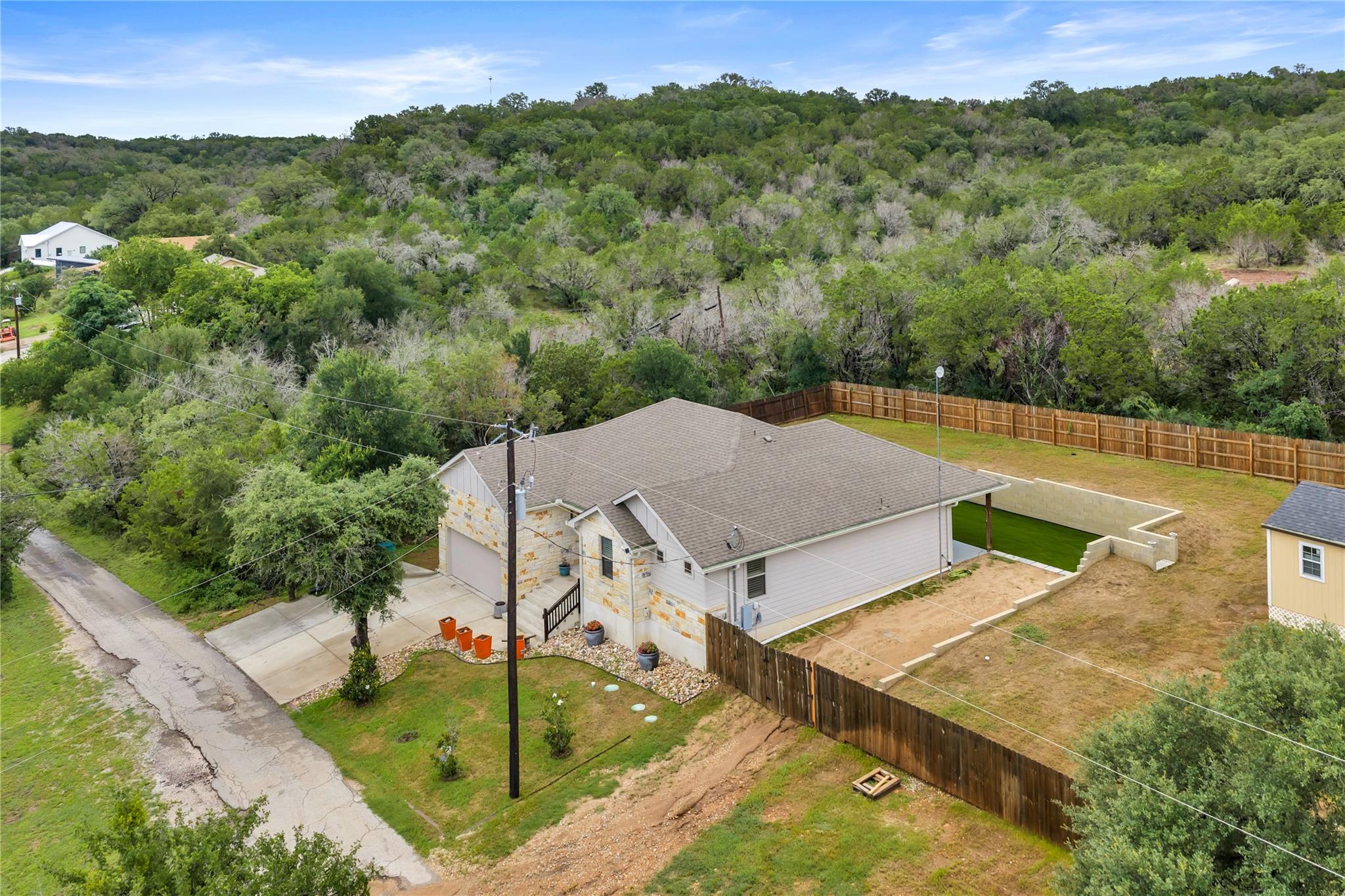 511 Taylor DR