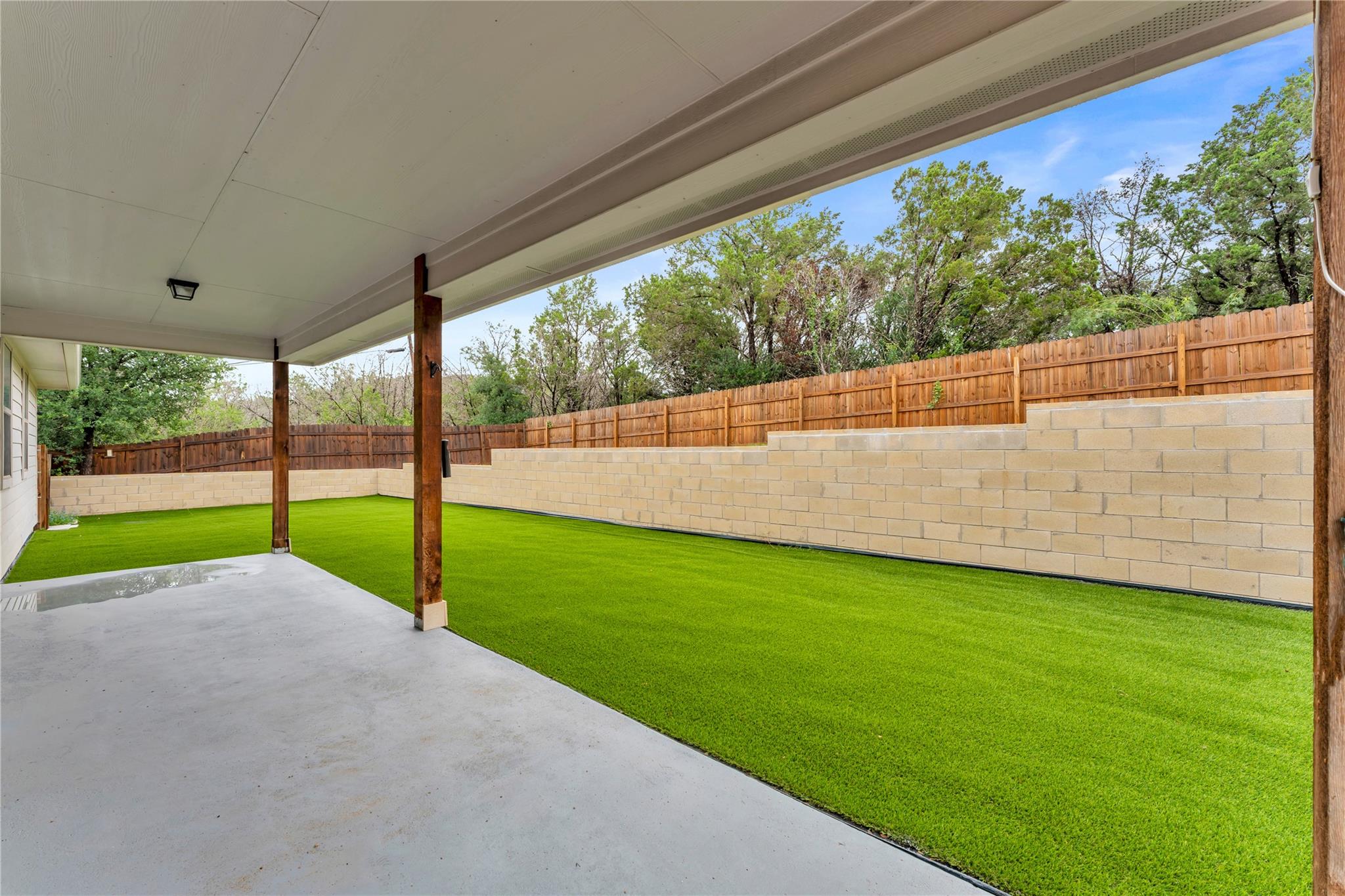 511 Taylor DR