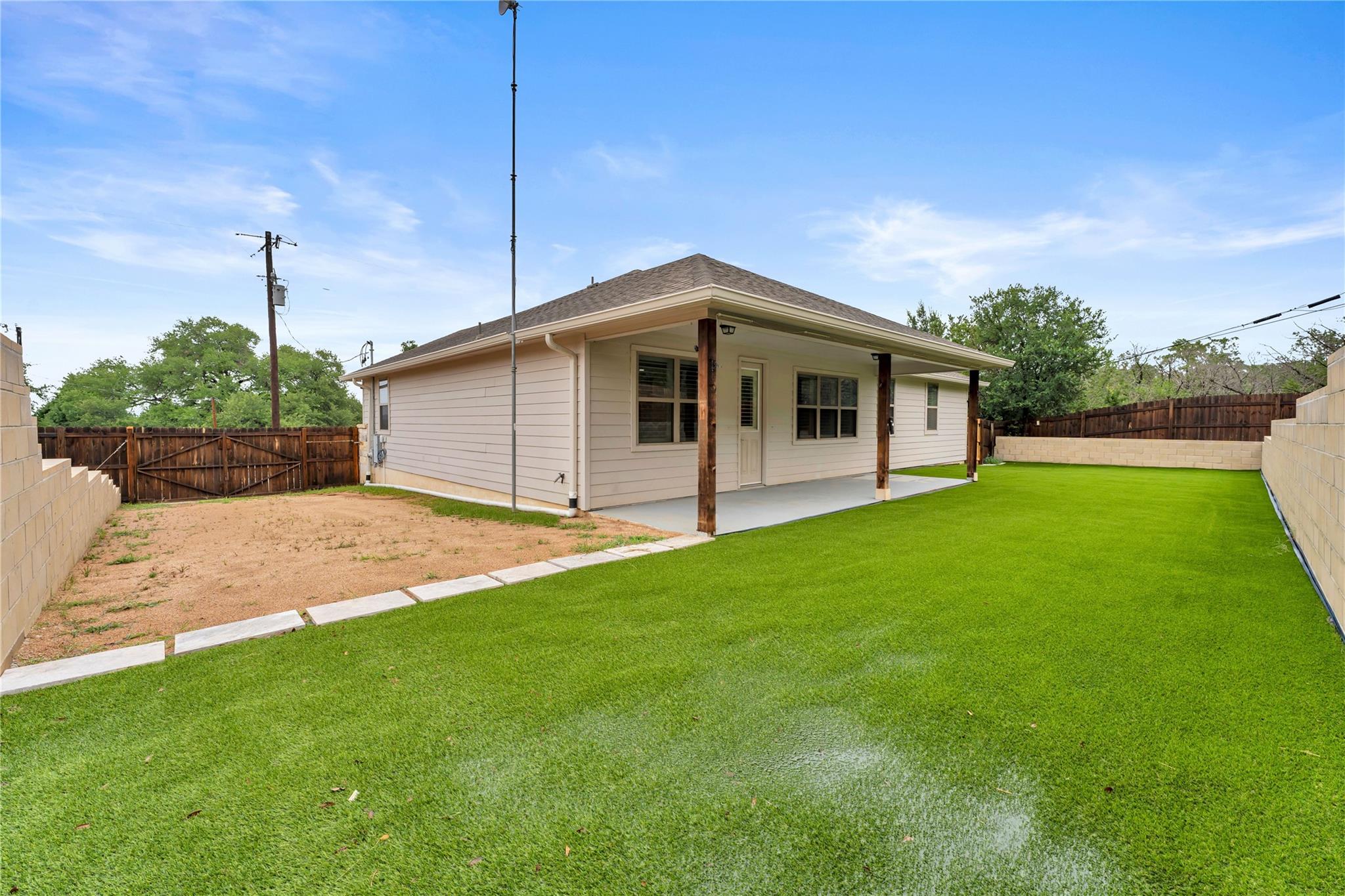 511 Taylor DR