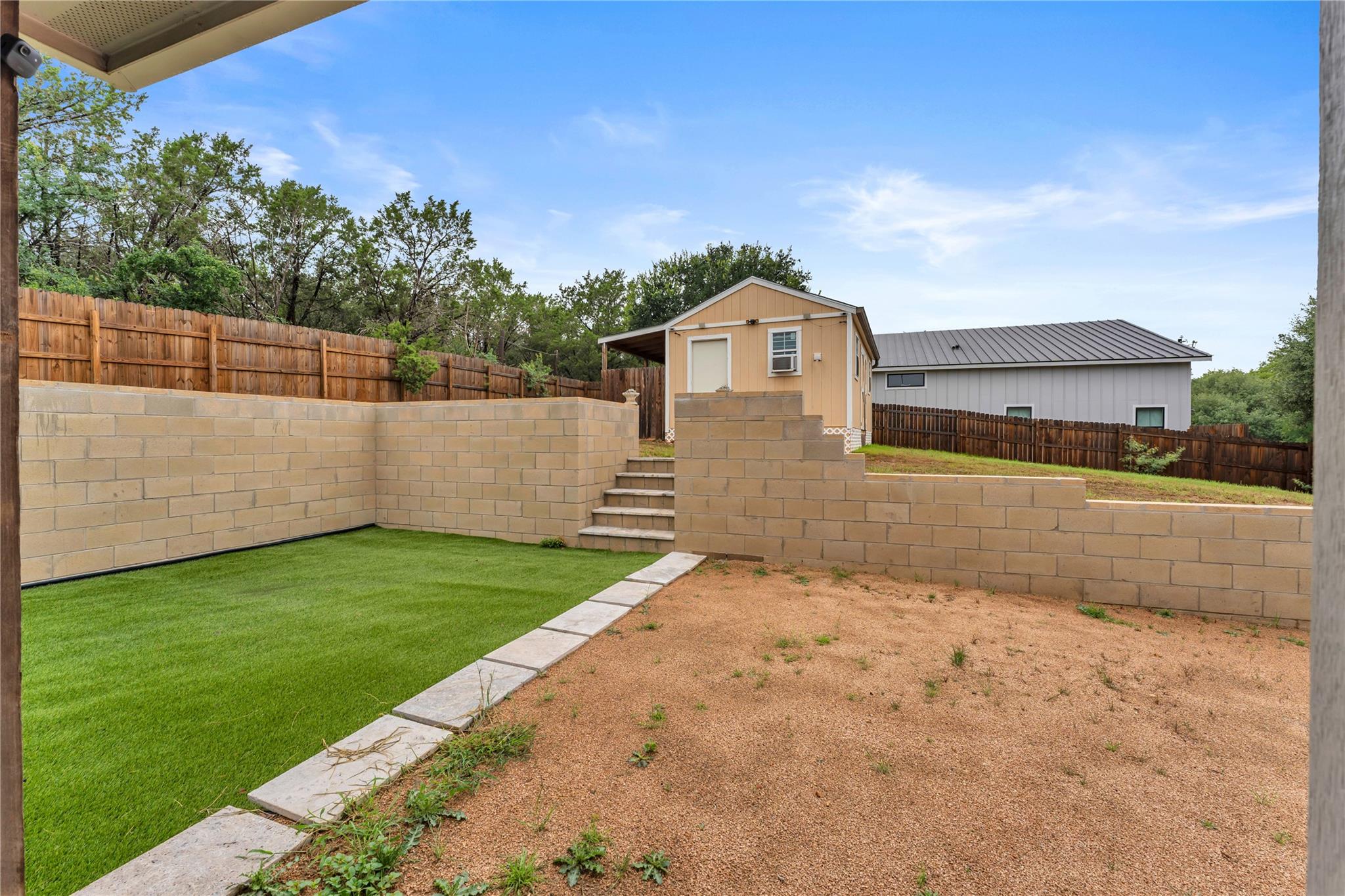 511 Taylor DR