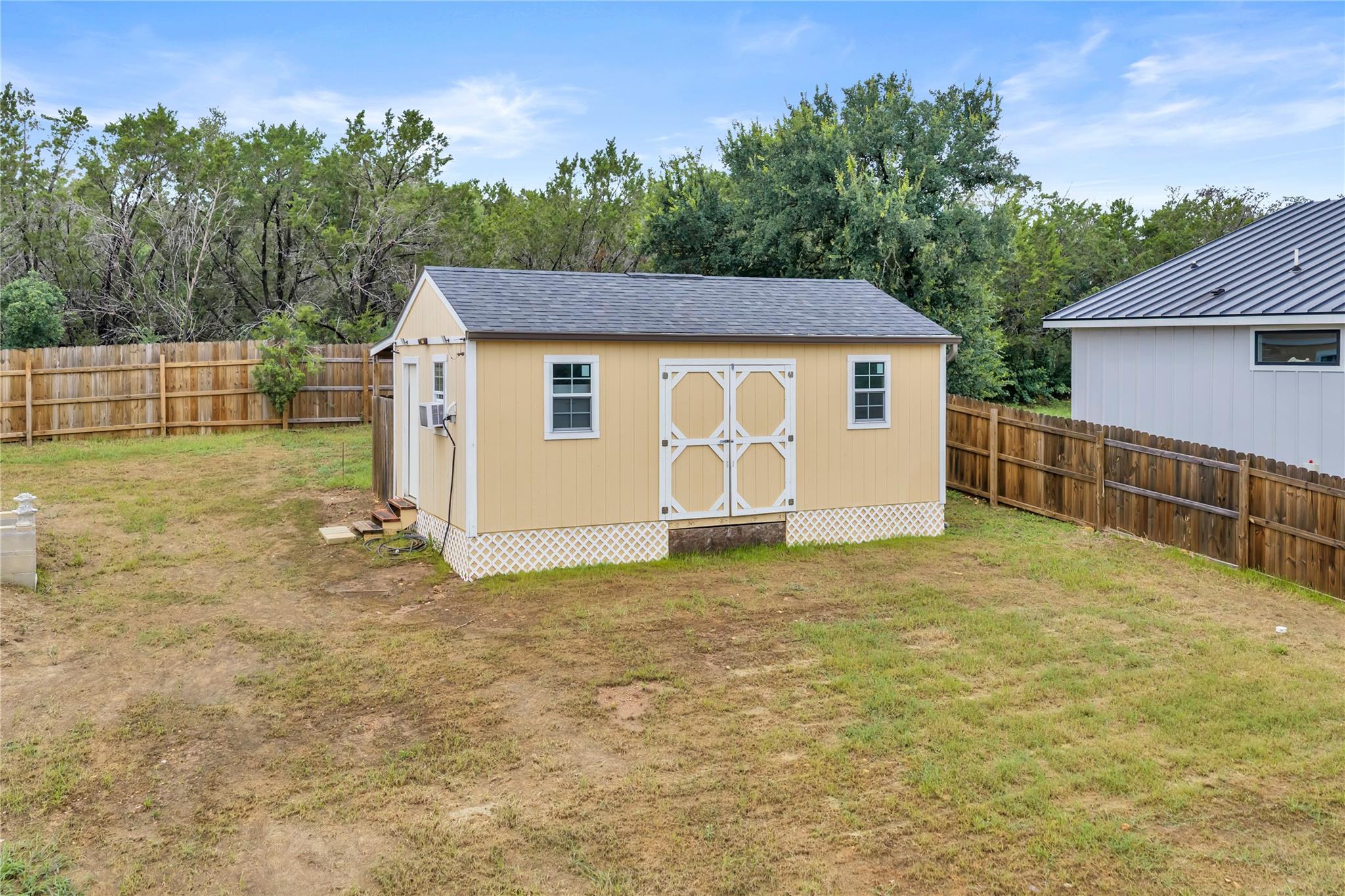 511 Taylor DR