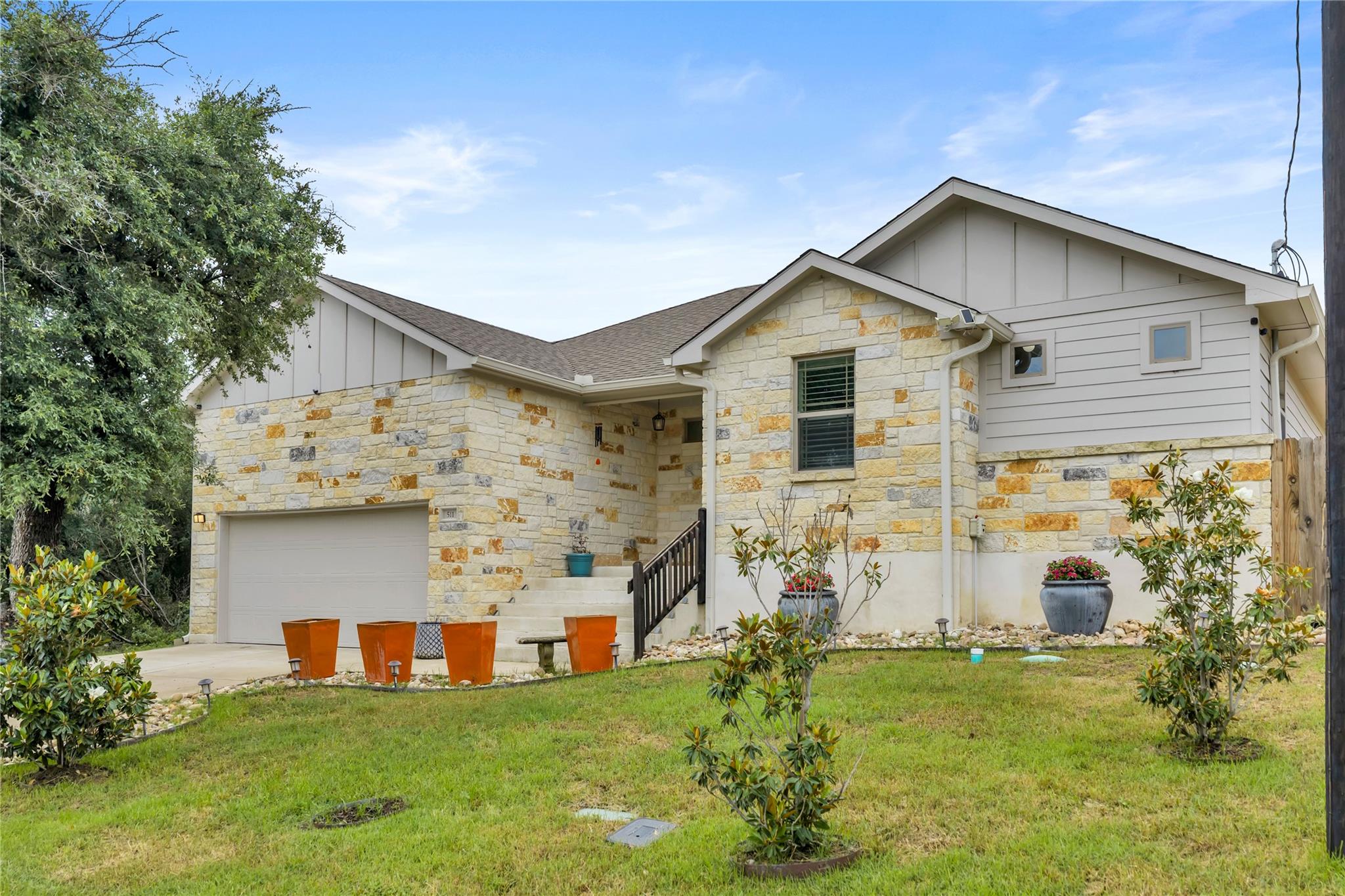 511 Taylor DR