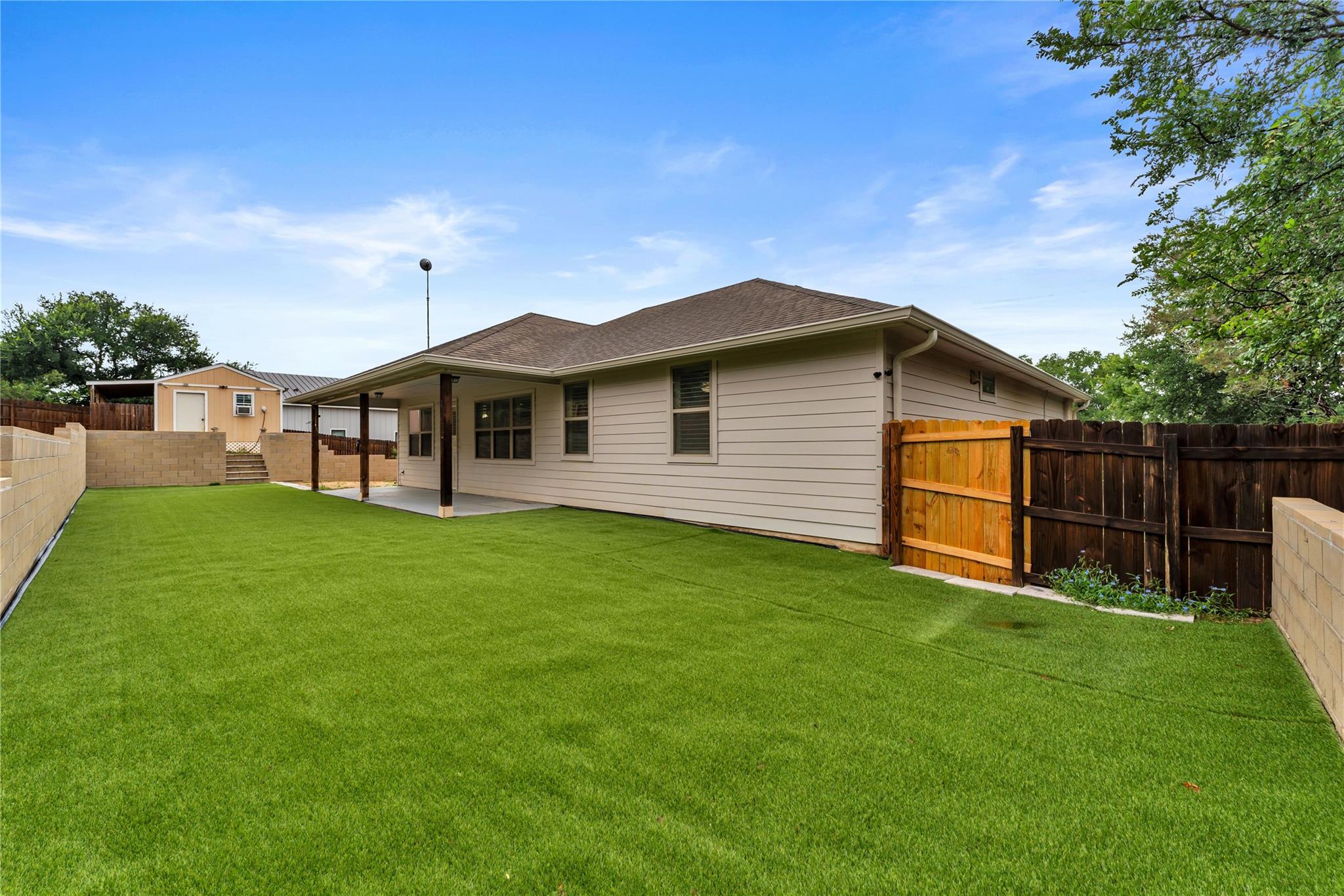 511 Taylor DR