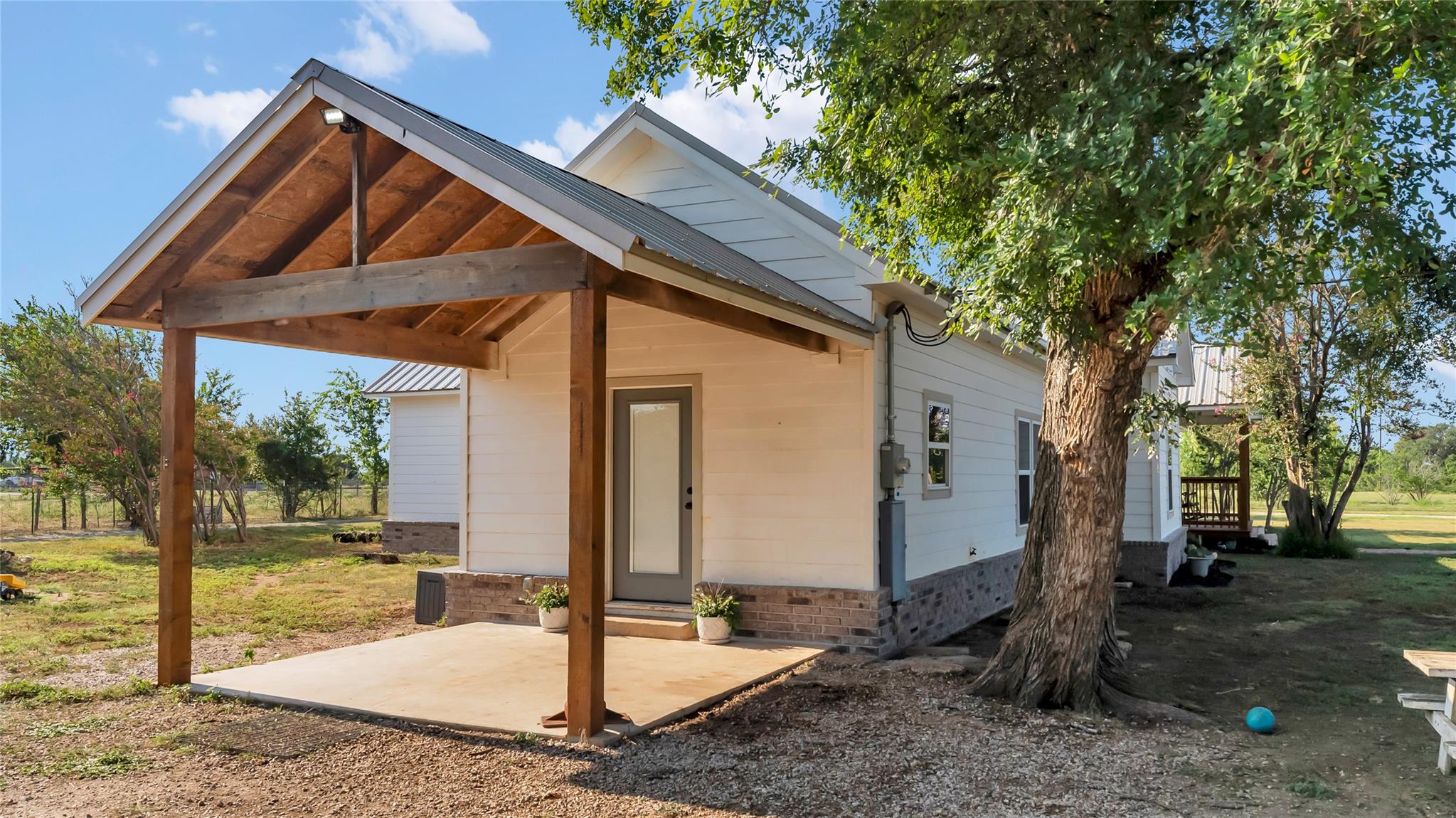 10927 County Road 272
