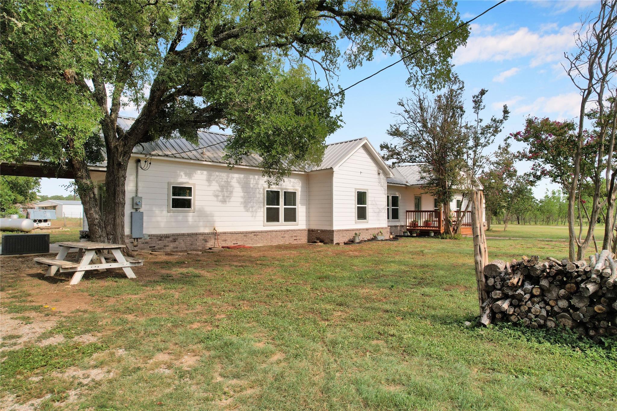 10927 County Road 272