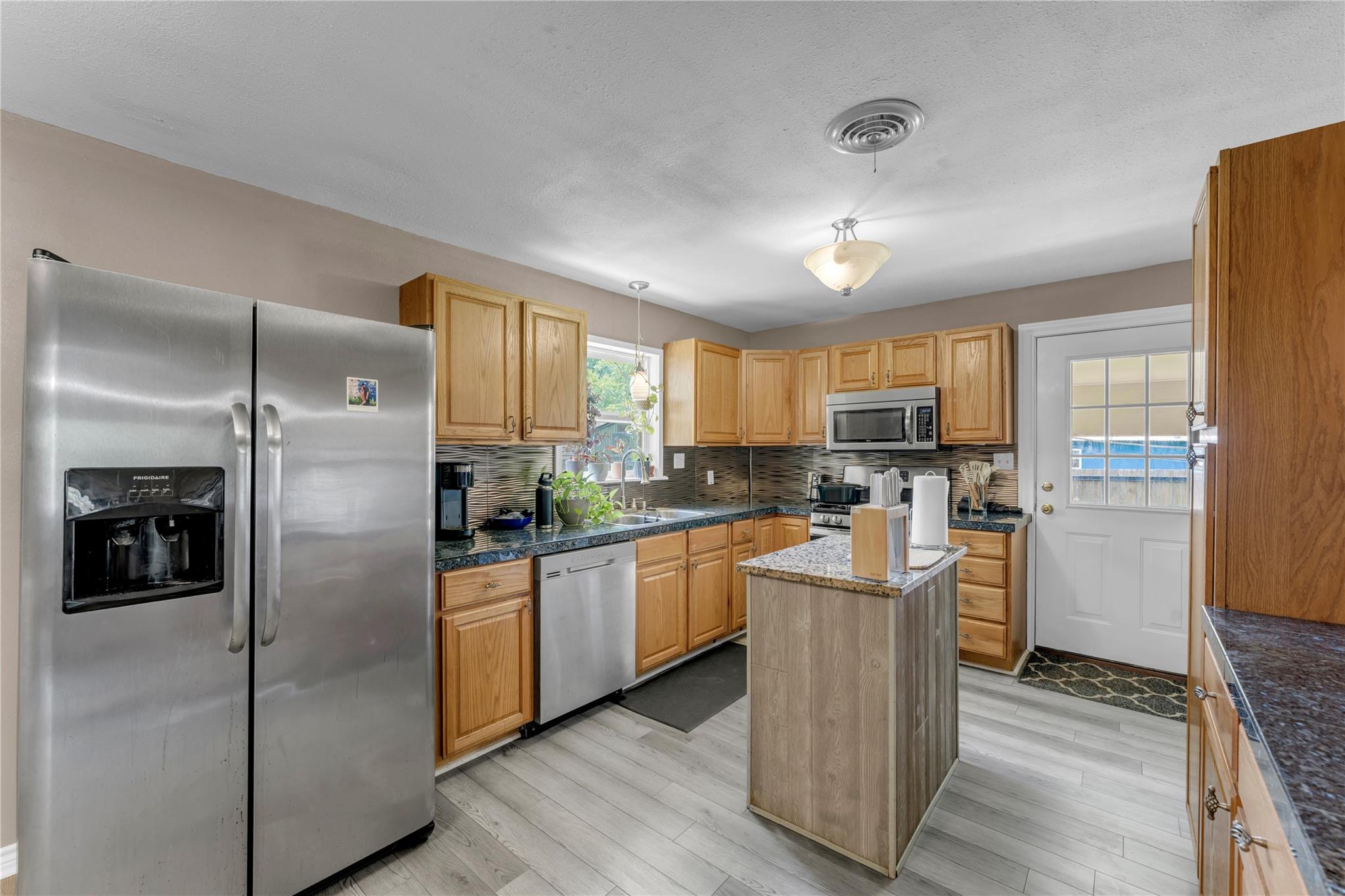 209 E Live Oak ST