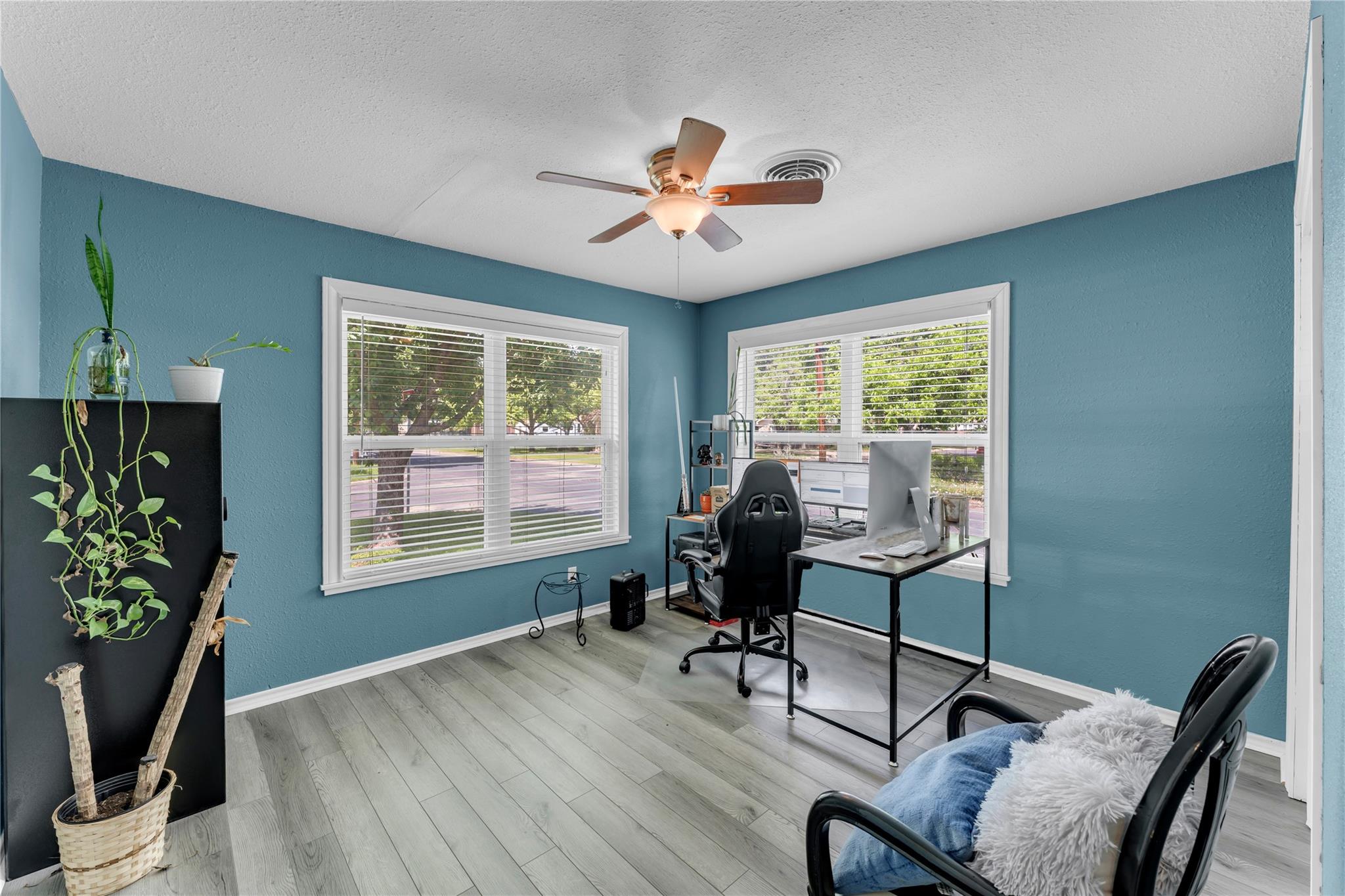 209 E Live Oak ST
