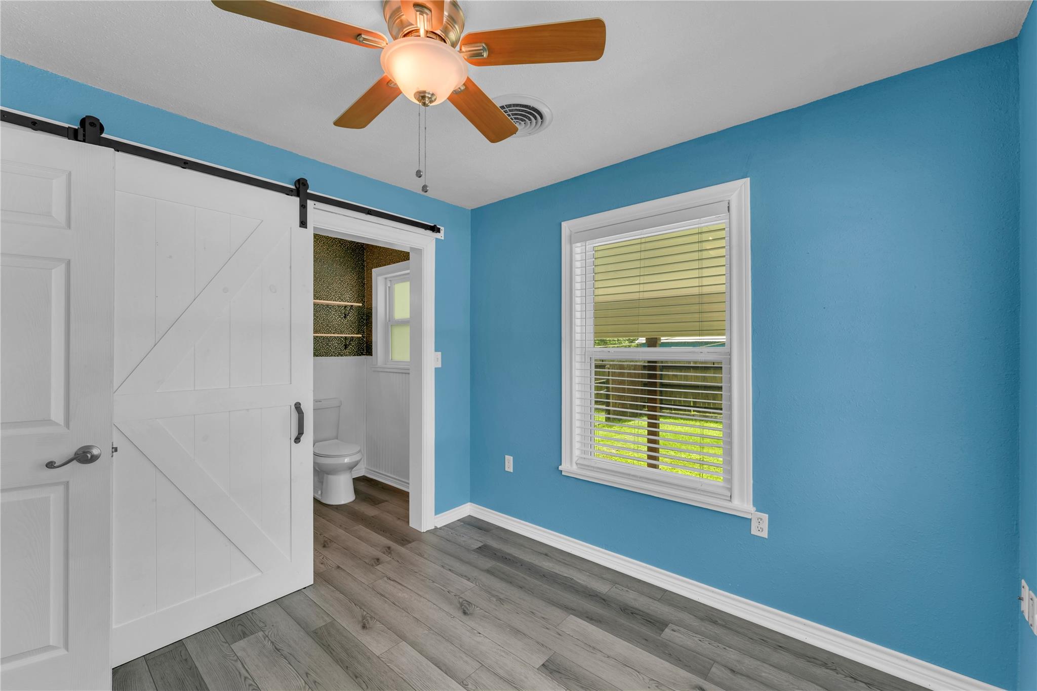 209 E Live Oak ST