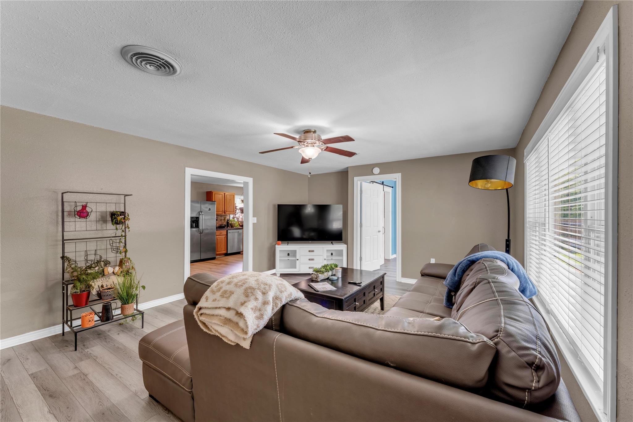 209 E Live Oak ST