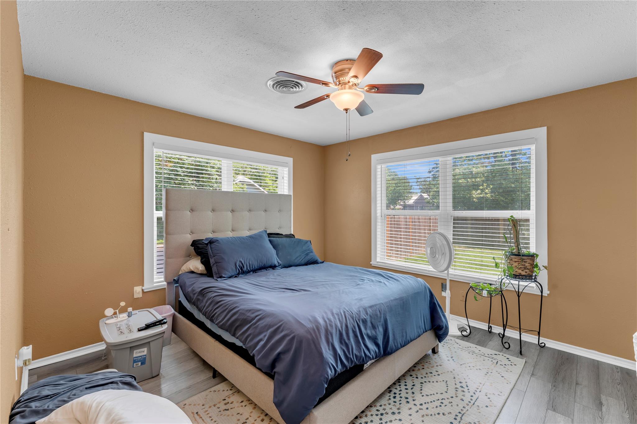 209 E Live Oak ST