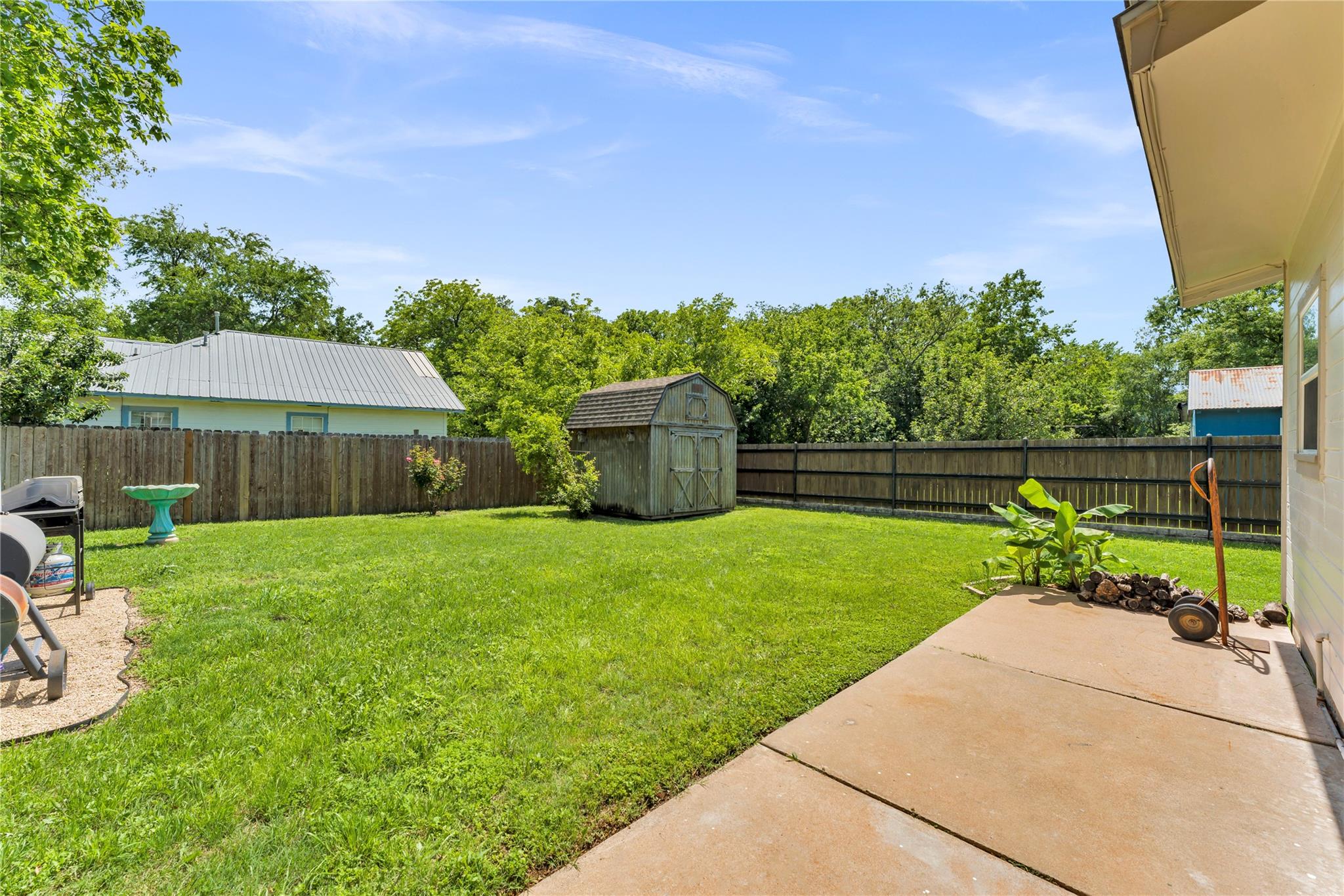 209 E Live Oak ST