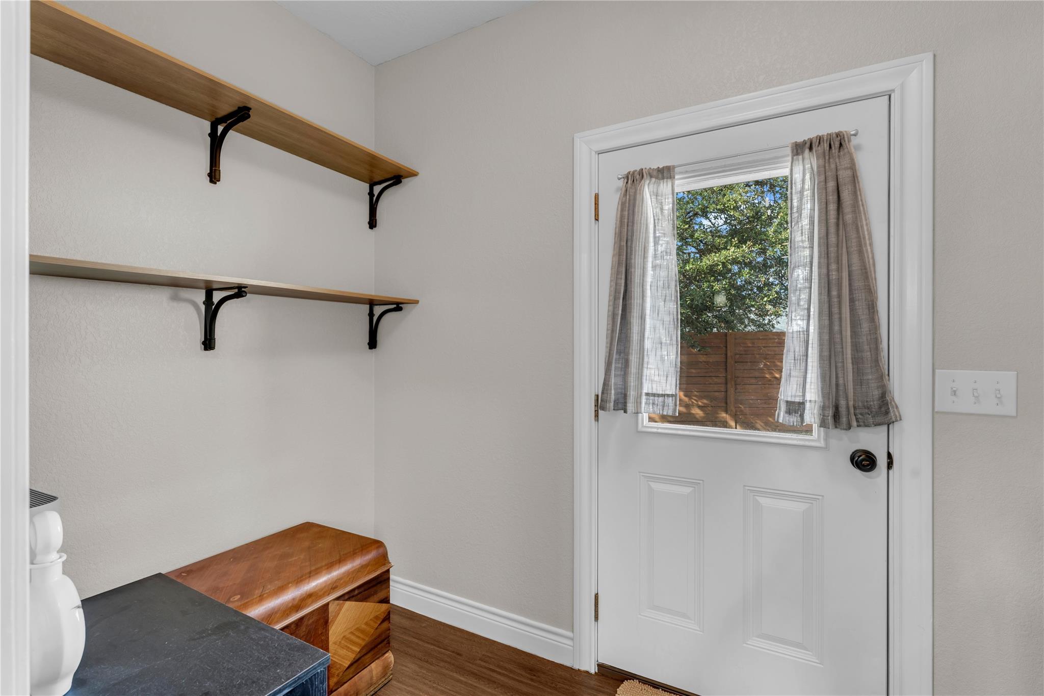 102 Fox CIR