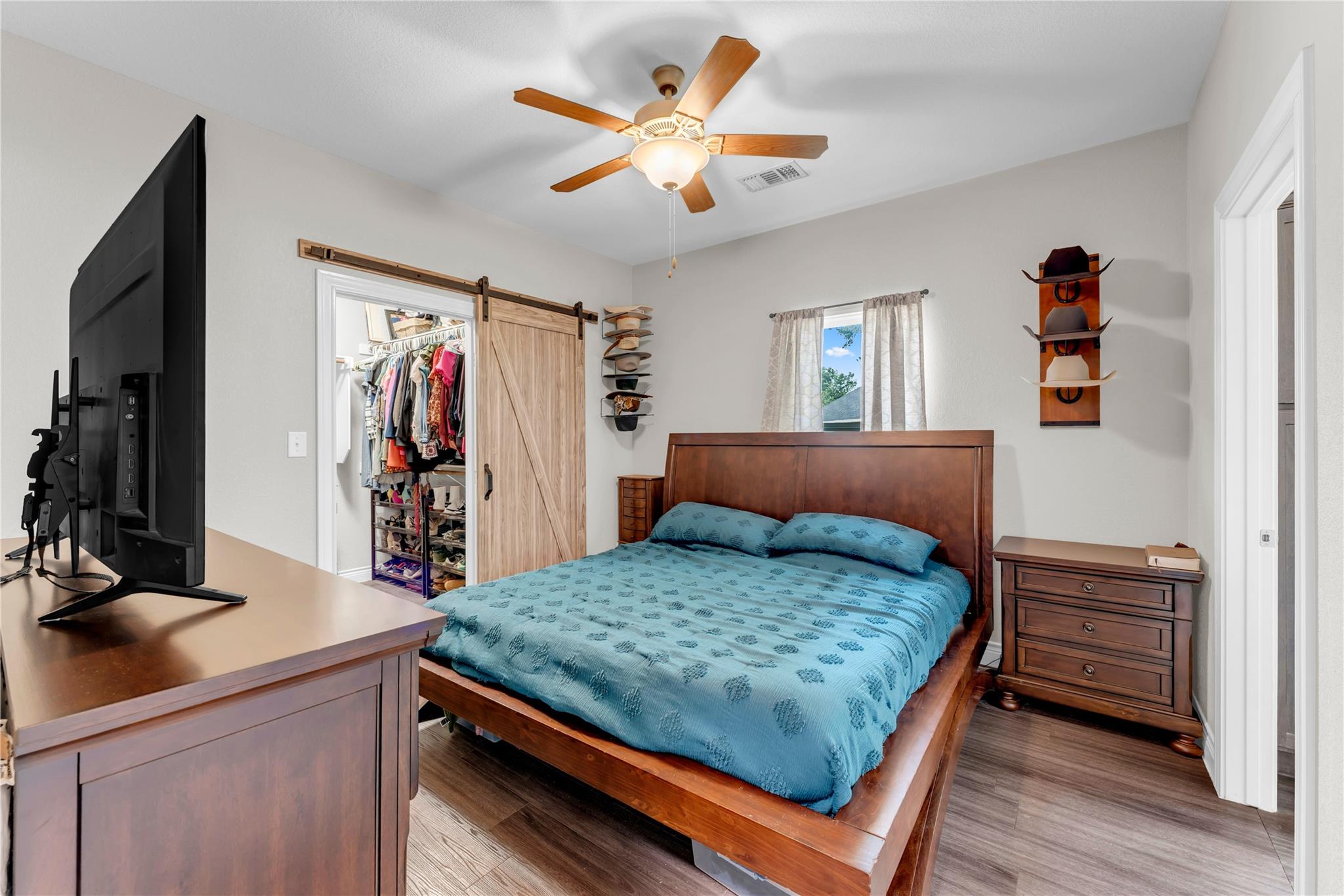 102 Fox CIR