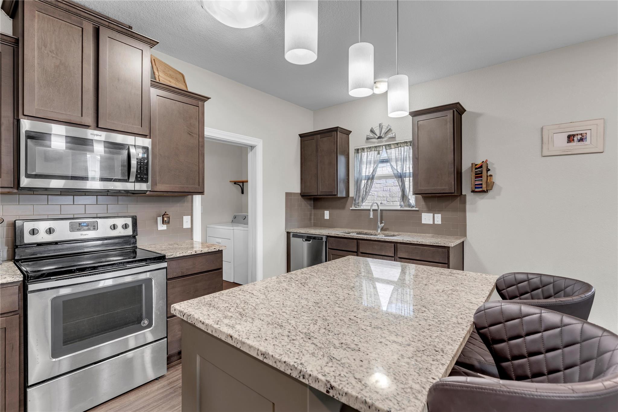 102 Fox CIR
