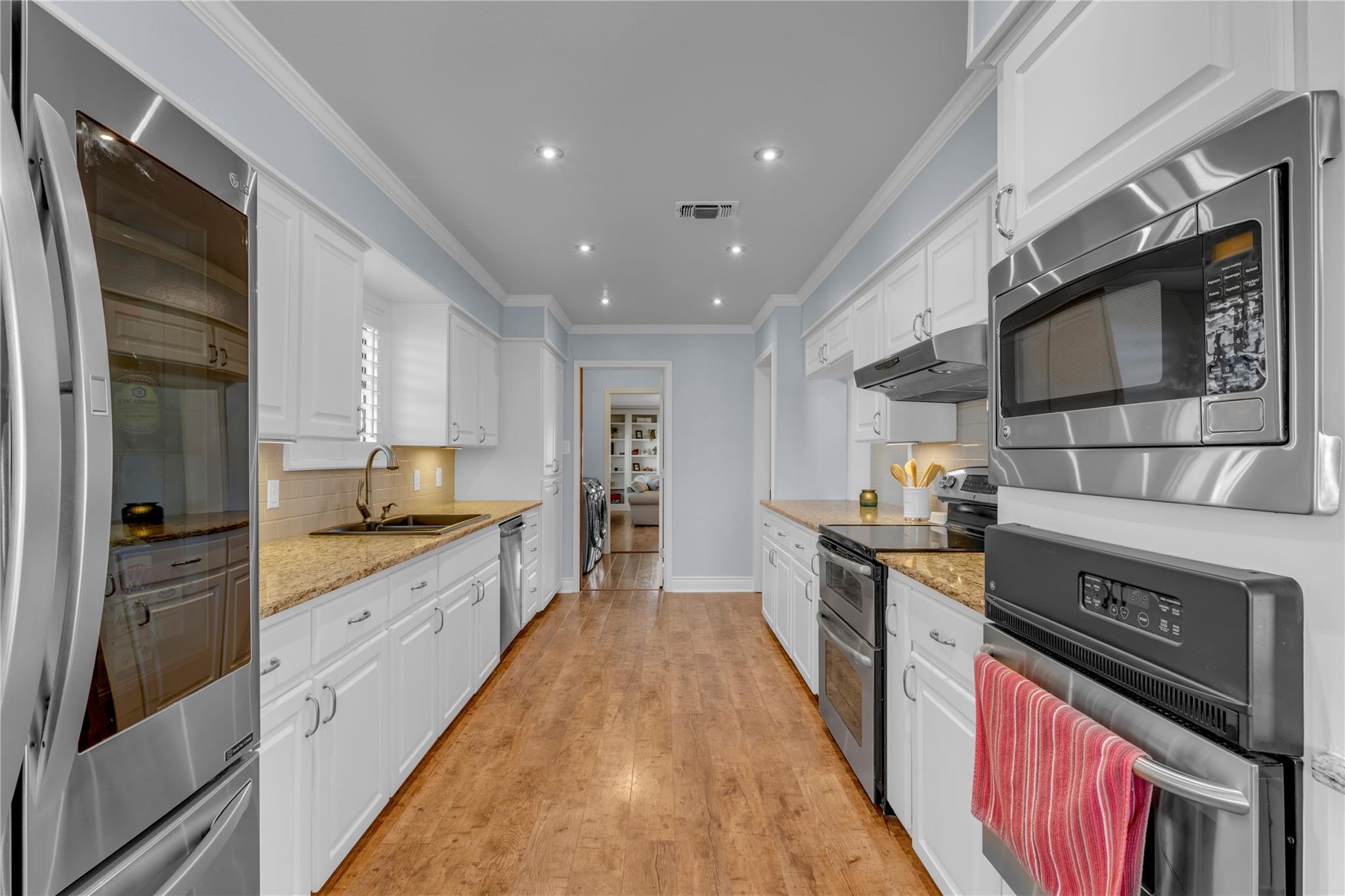 213 Corder LN