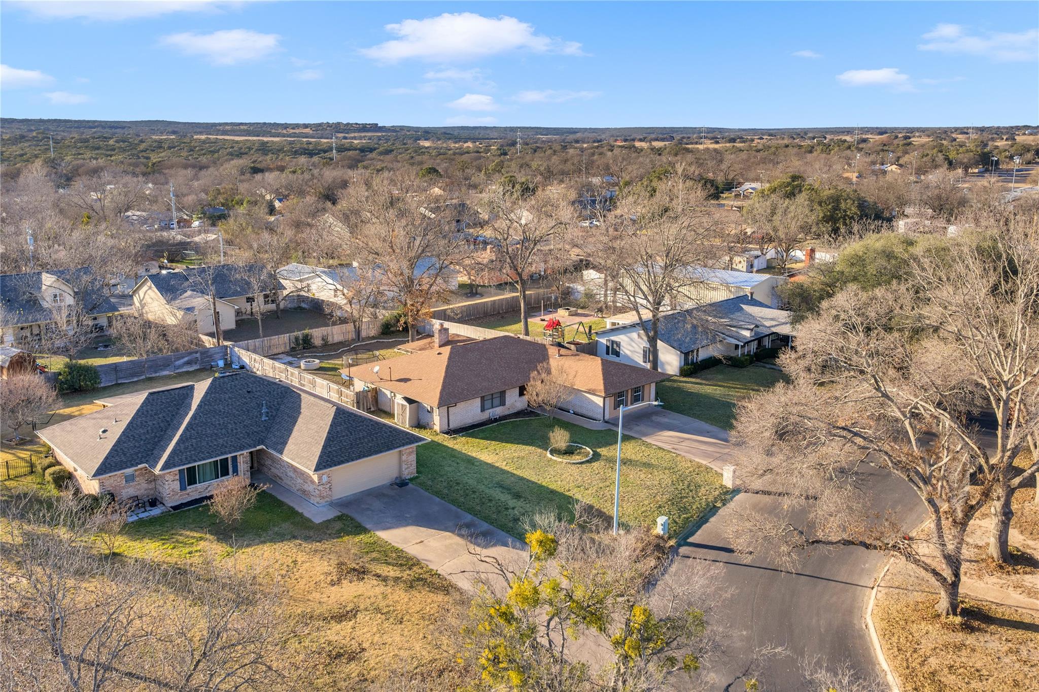 213 Corder LN