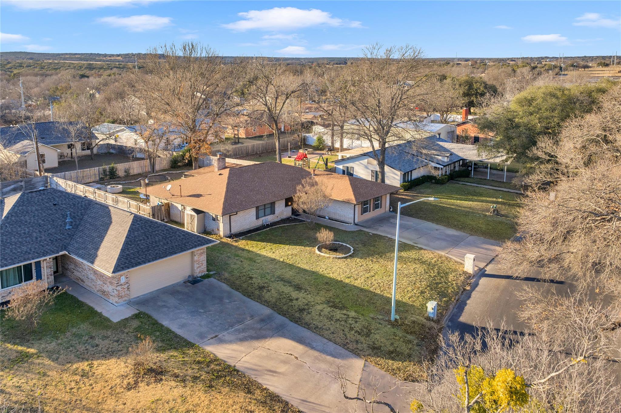 213 Corder LN