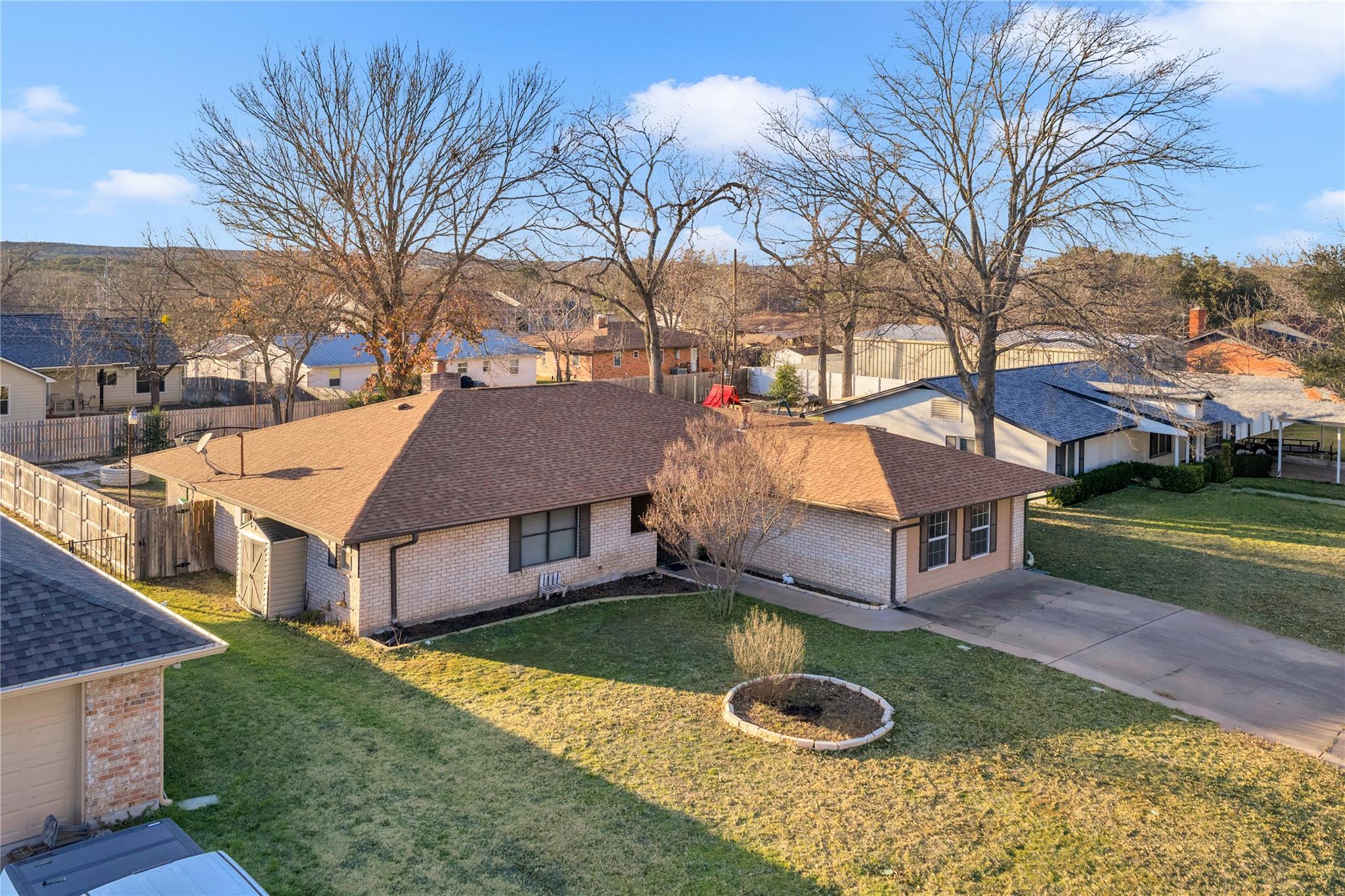 213 Corder LN