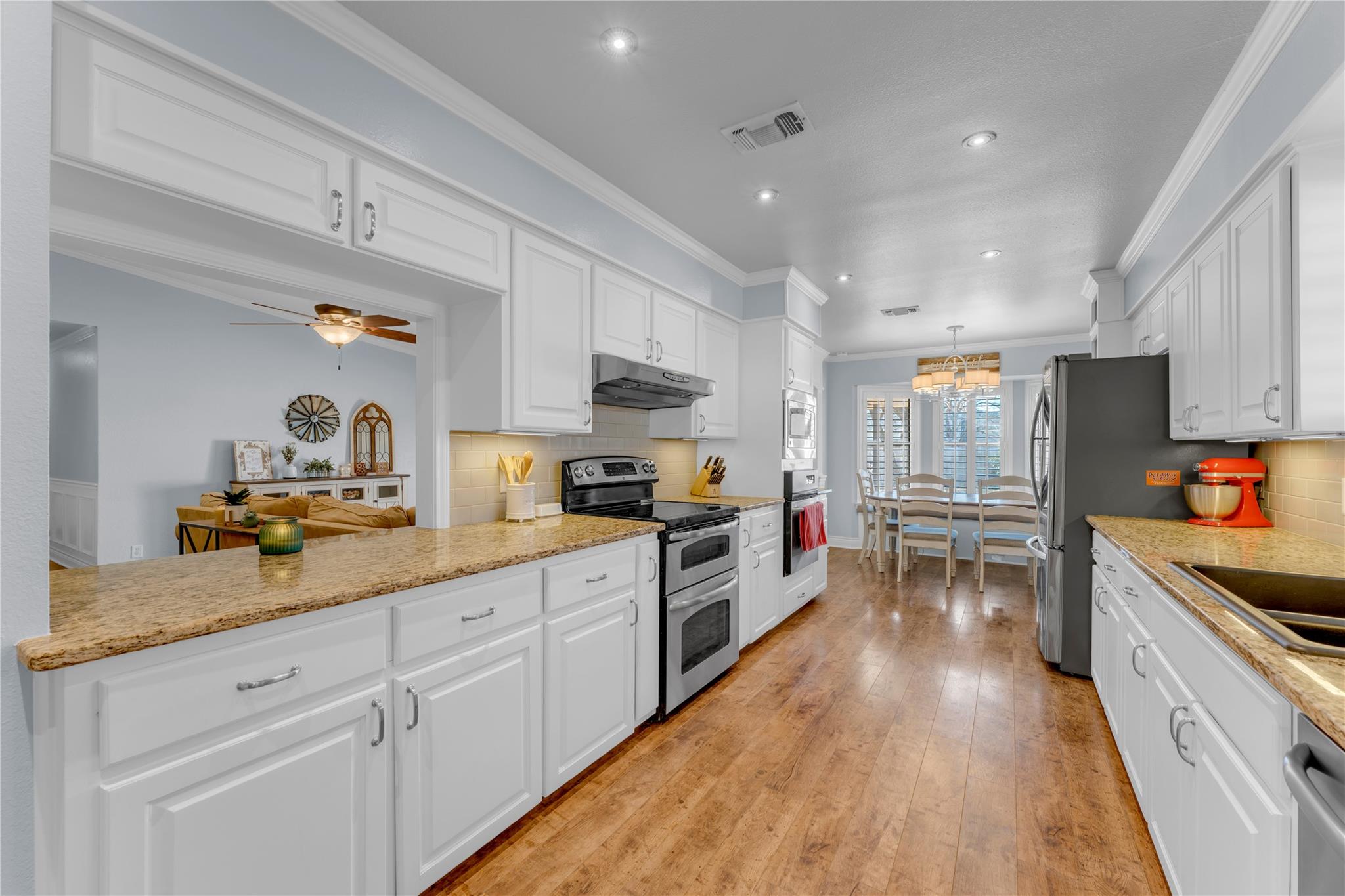 213 Corder LN