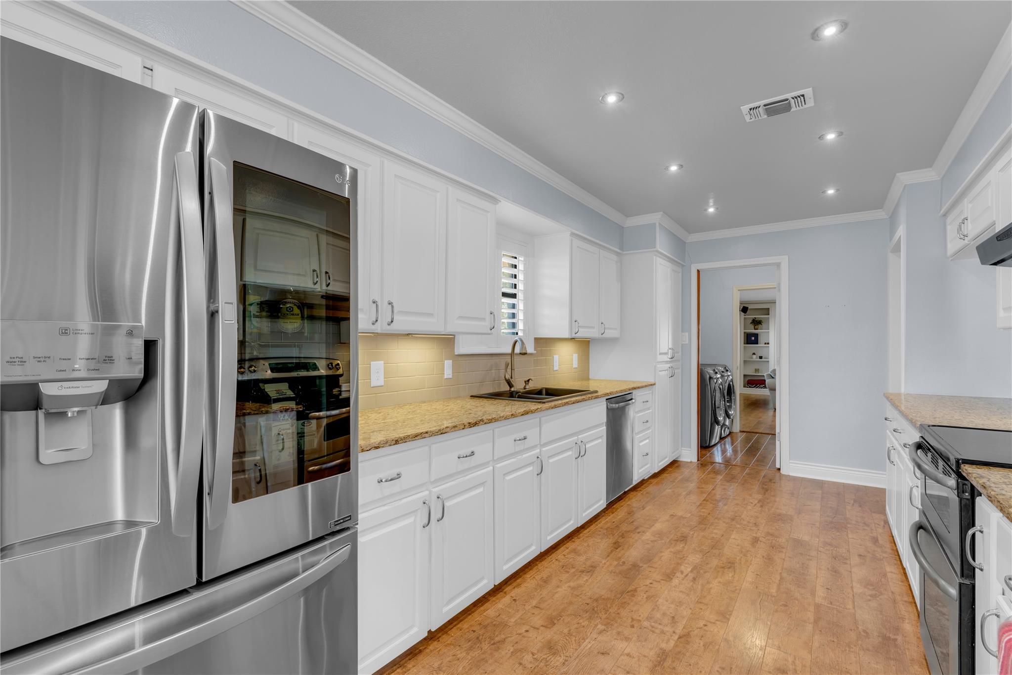213 Corder LN