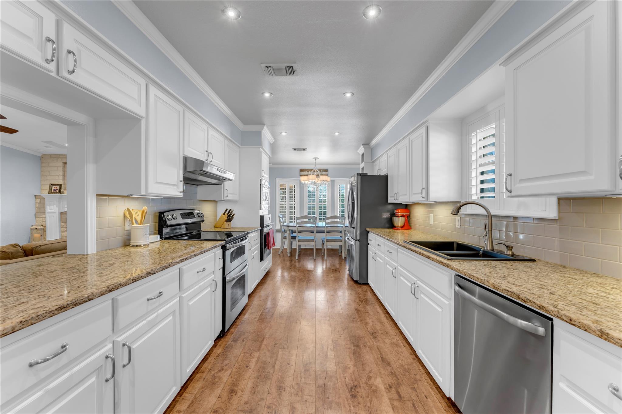 213 Corder LN