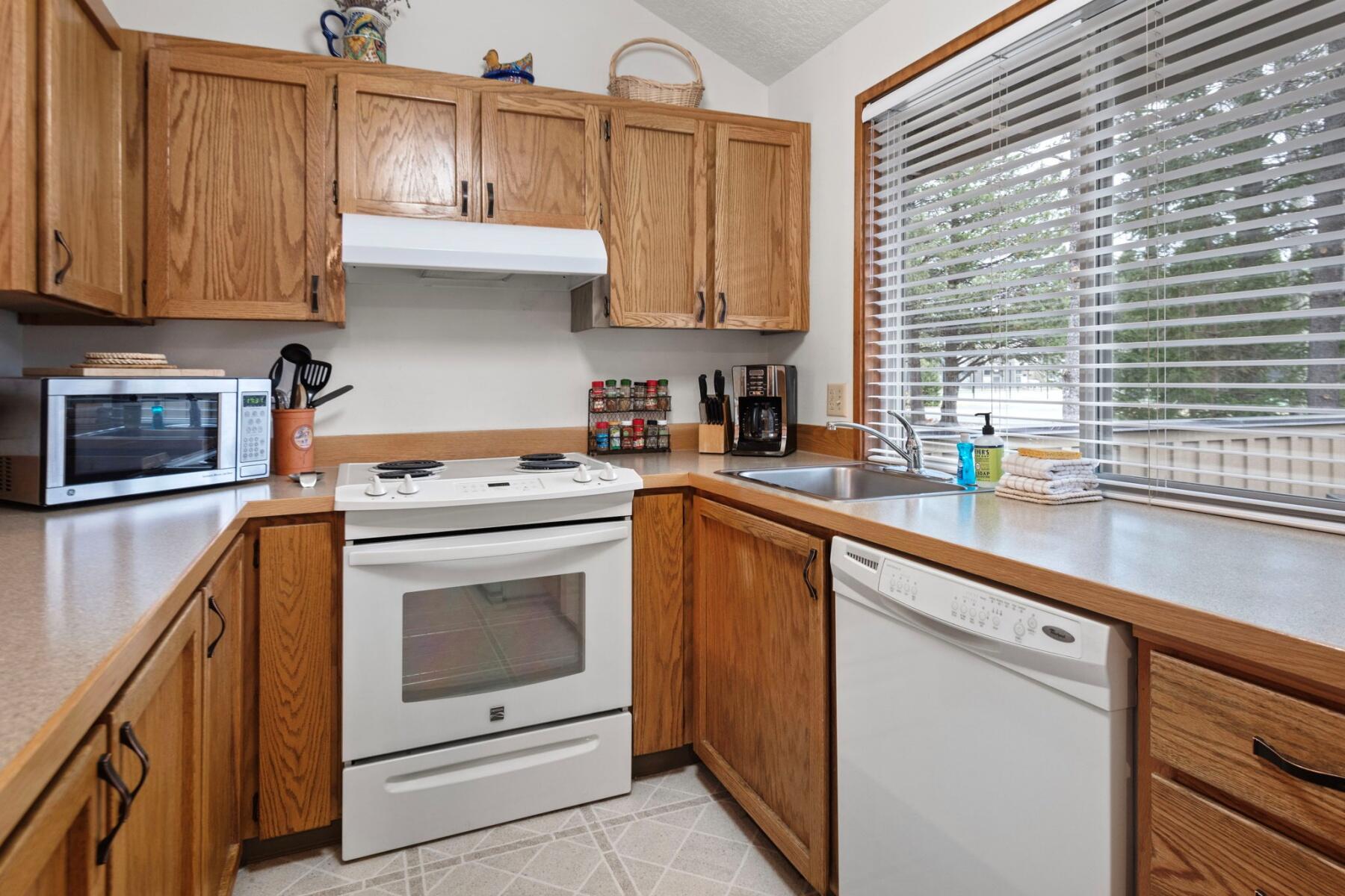 57335 Lake Aspen Lane, 4