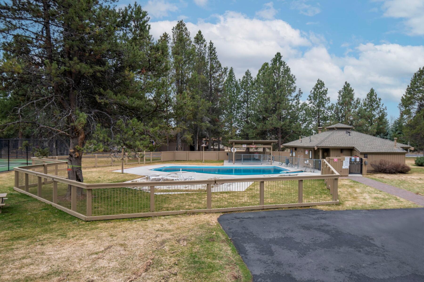 57335 Lake Aspen Lane, 4