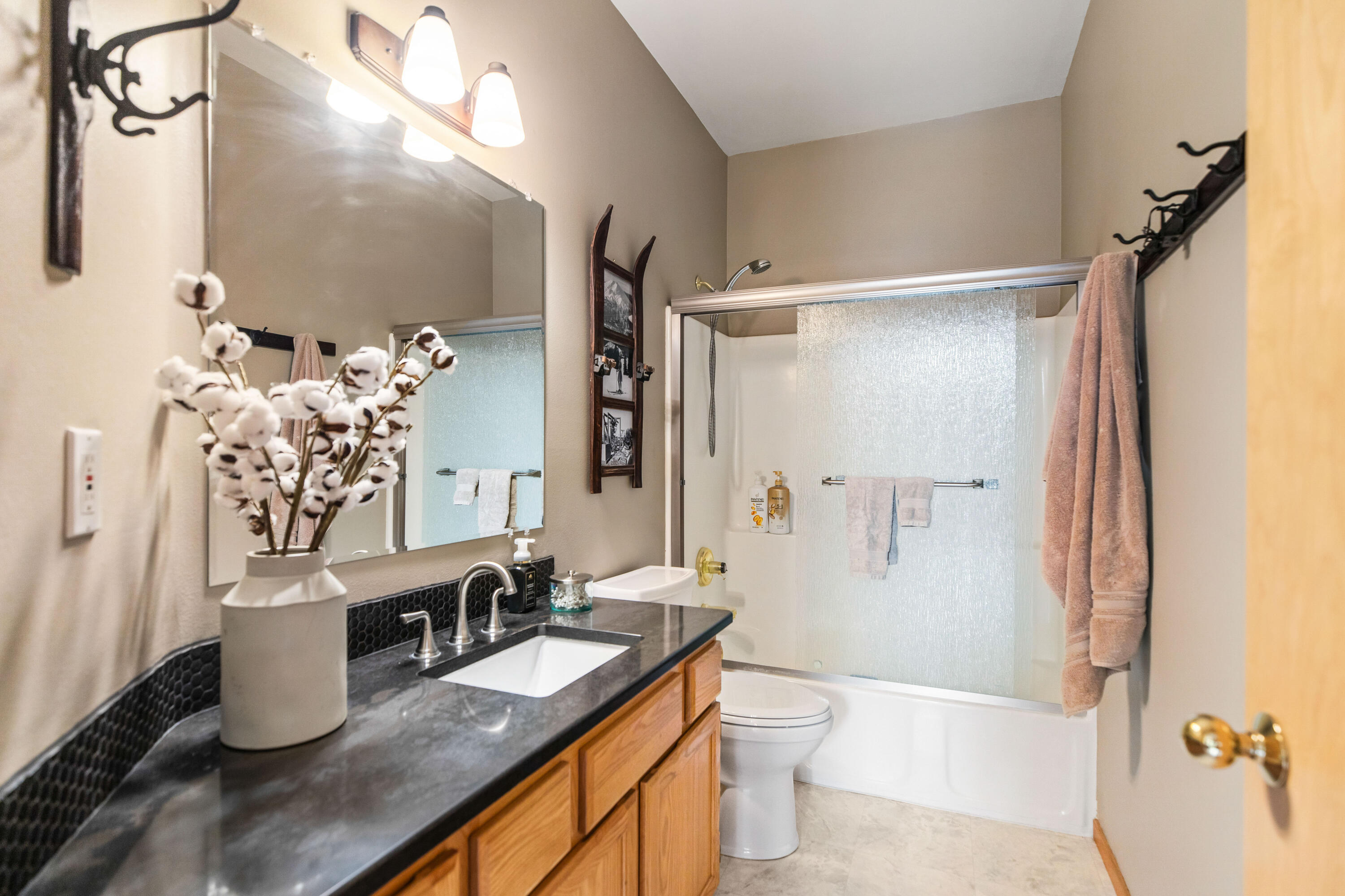 57784 Umpqua Lane, 4