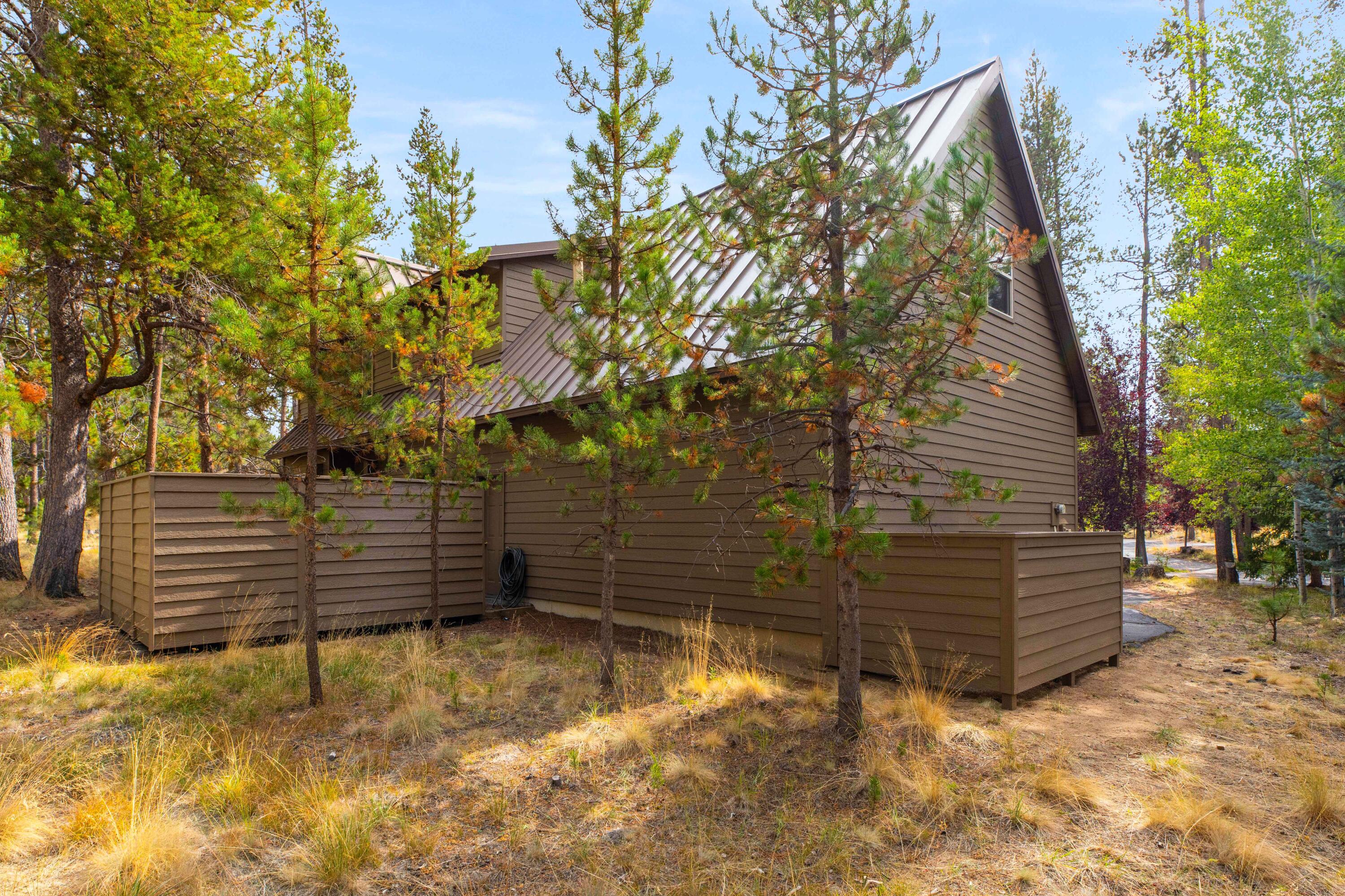 57784 Umpqua Lane, 4