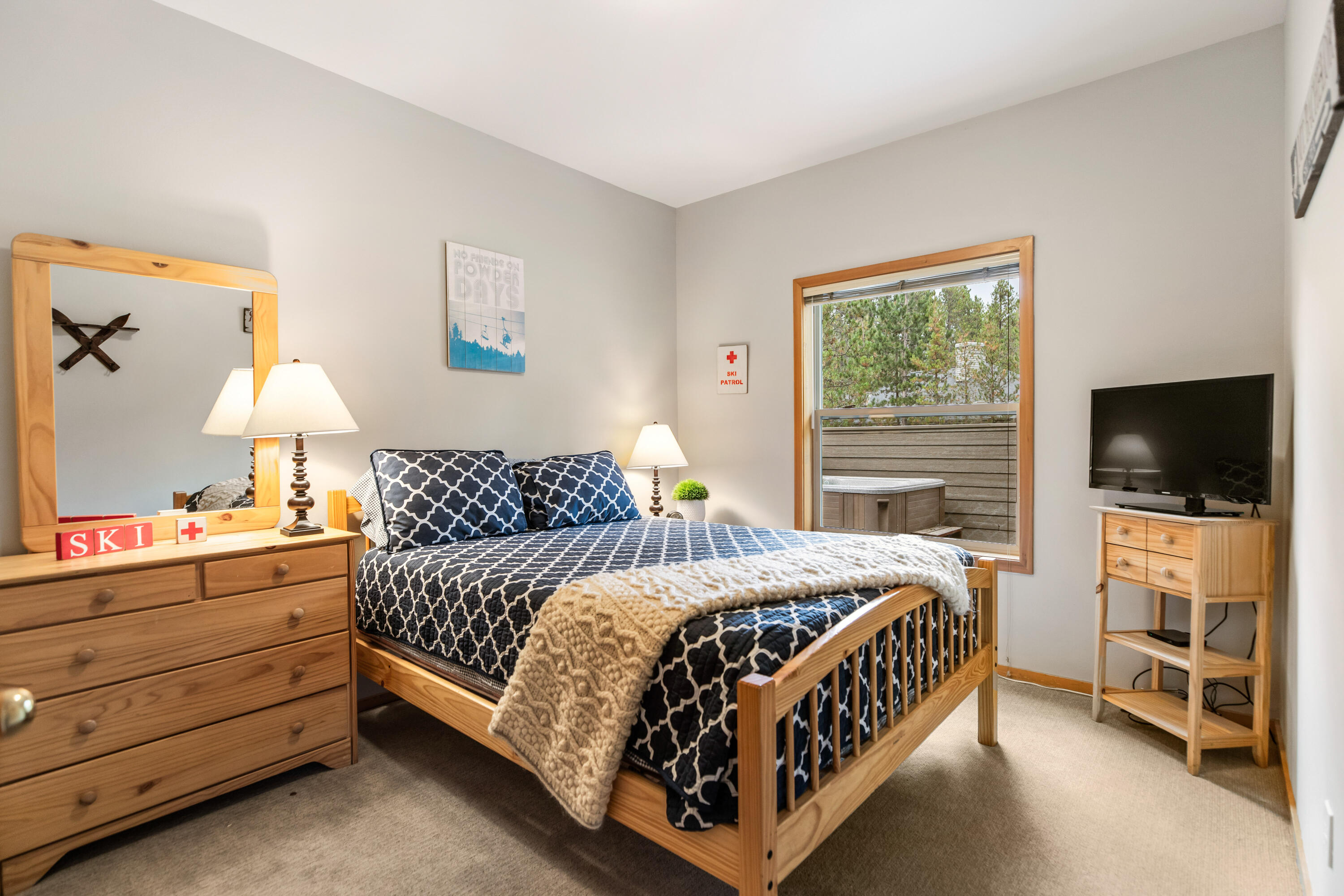 57784 Umpqua Lane, 4
