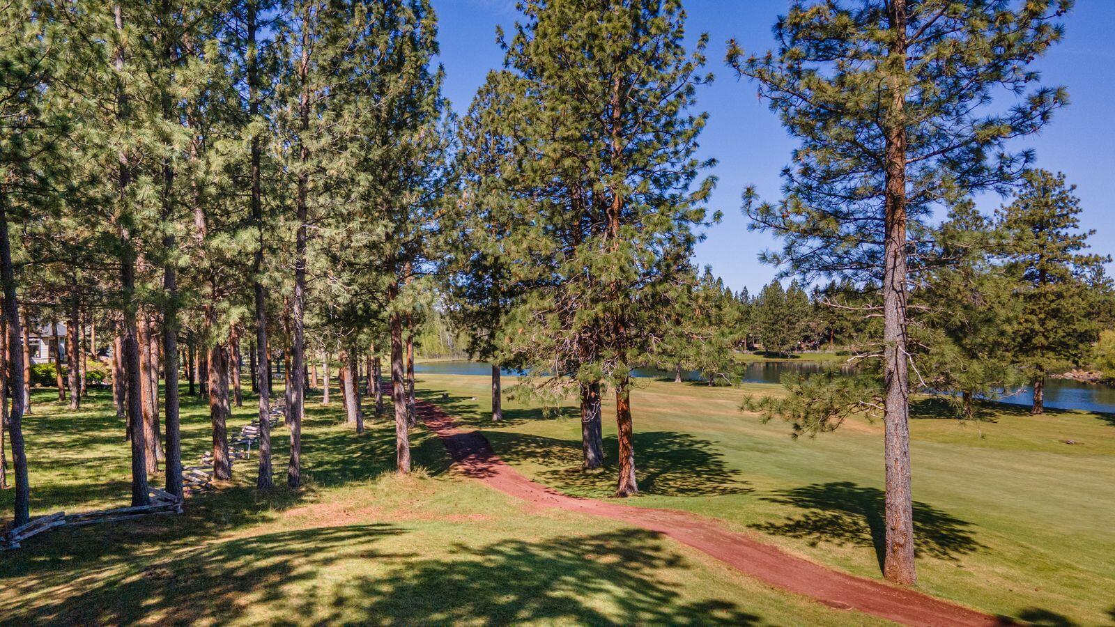 16932 Royal Coachman Drive