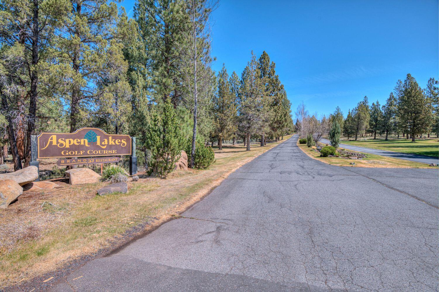 16932 Royal Coachman Drive