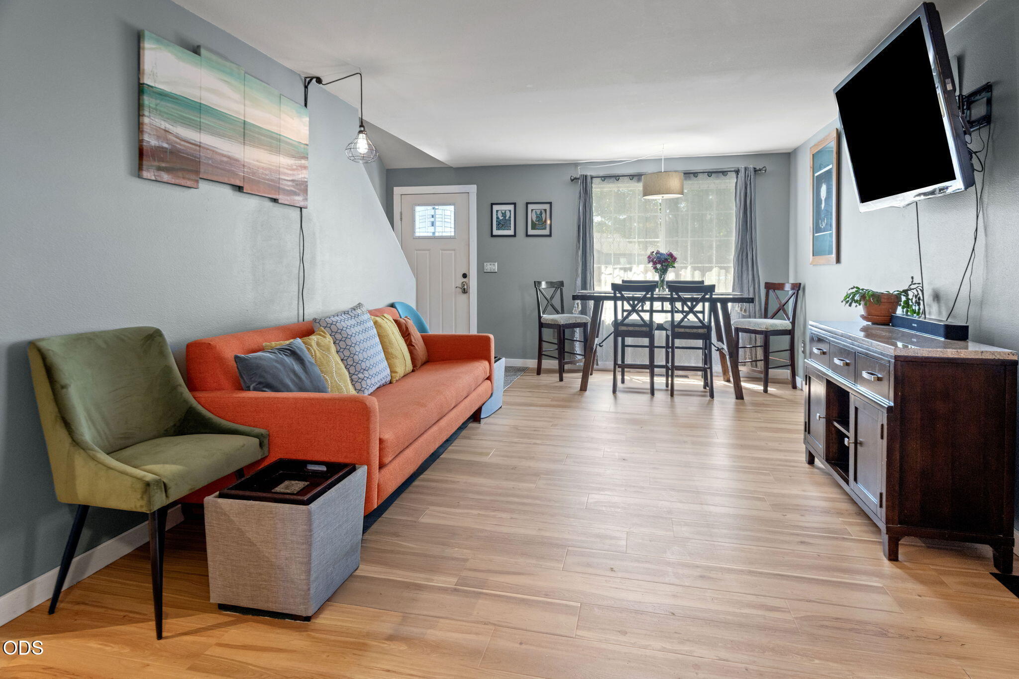 3242 NE Woodbury Court
