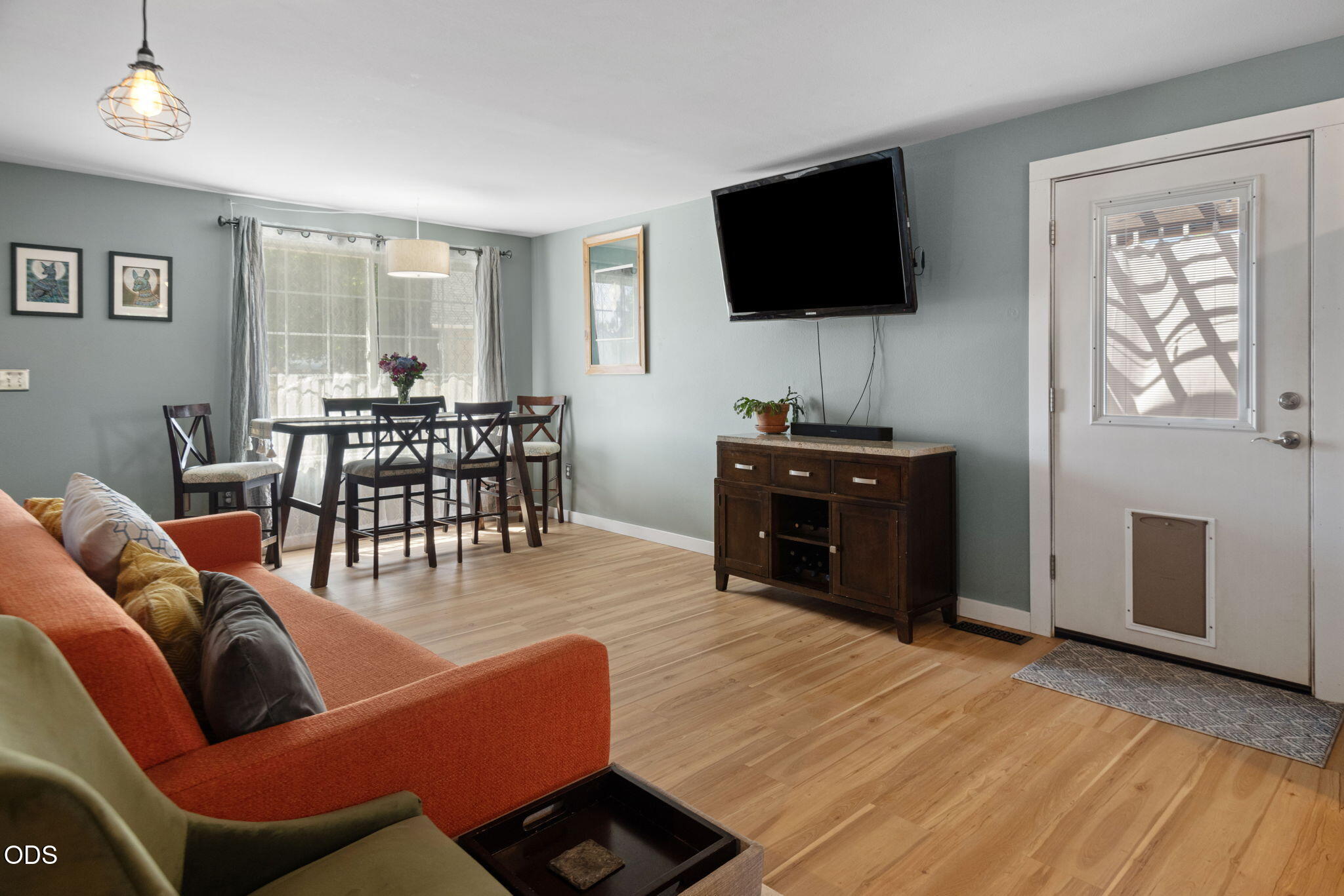 3242 NE Woodbury Court