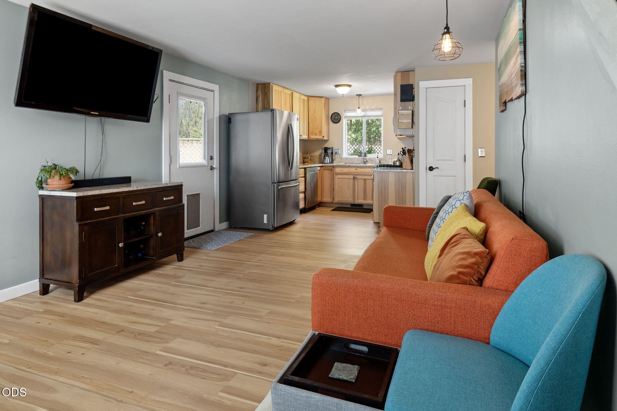3242 NE Woodbury Court