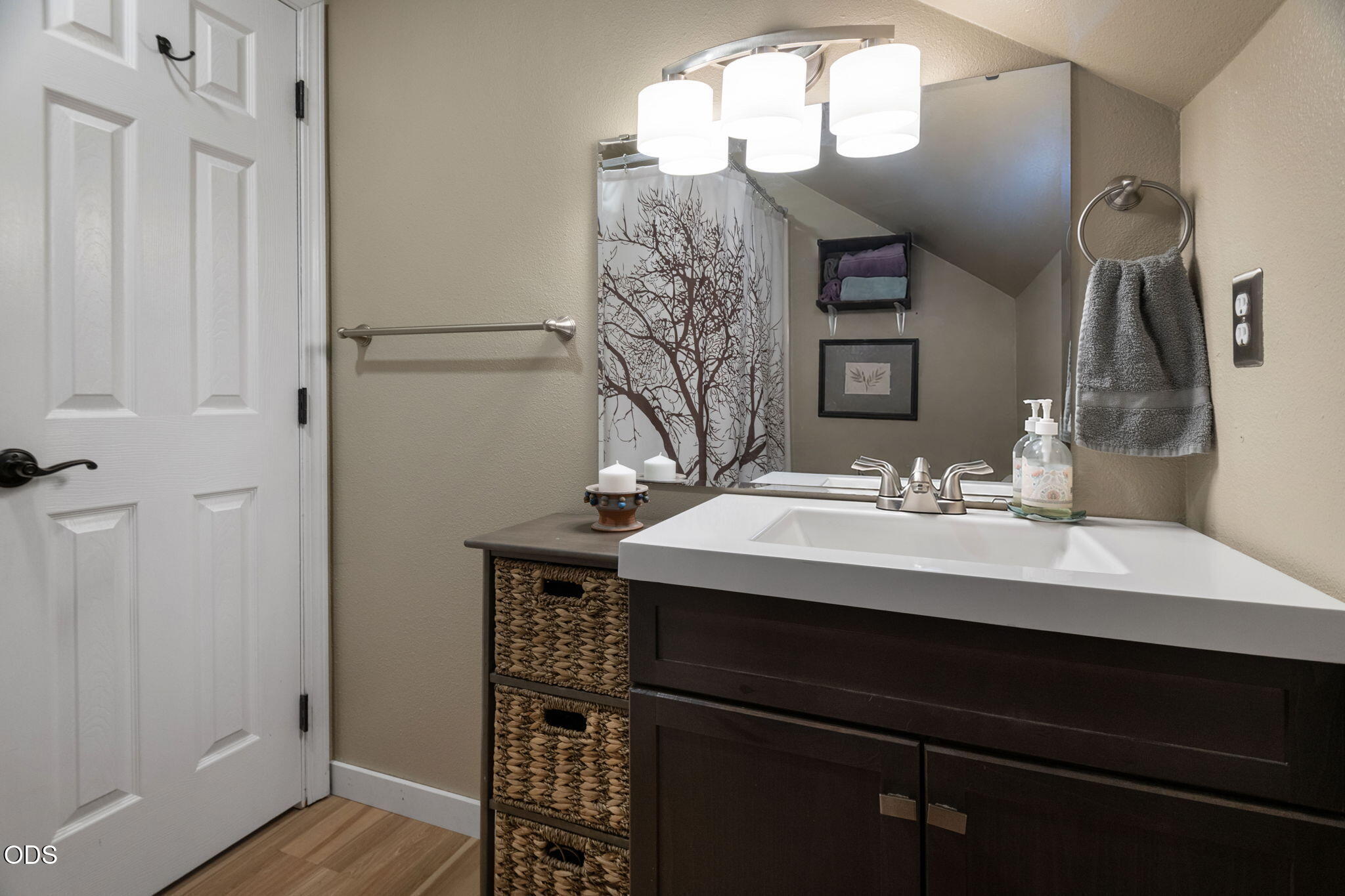 3242 NE Woodbury Court