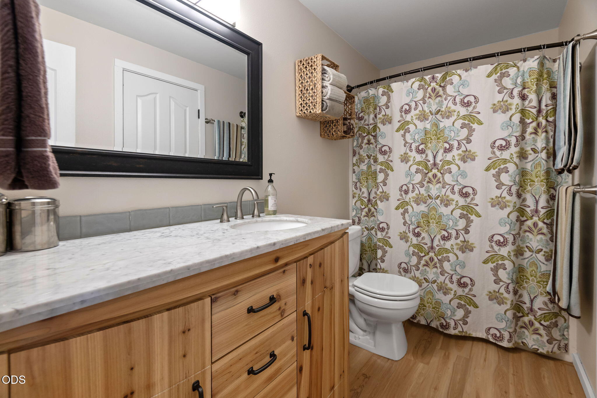 3242 NE Woodbury Court
