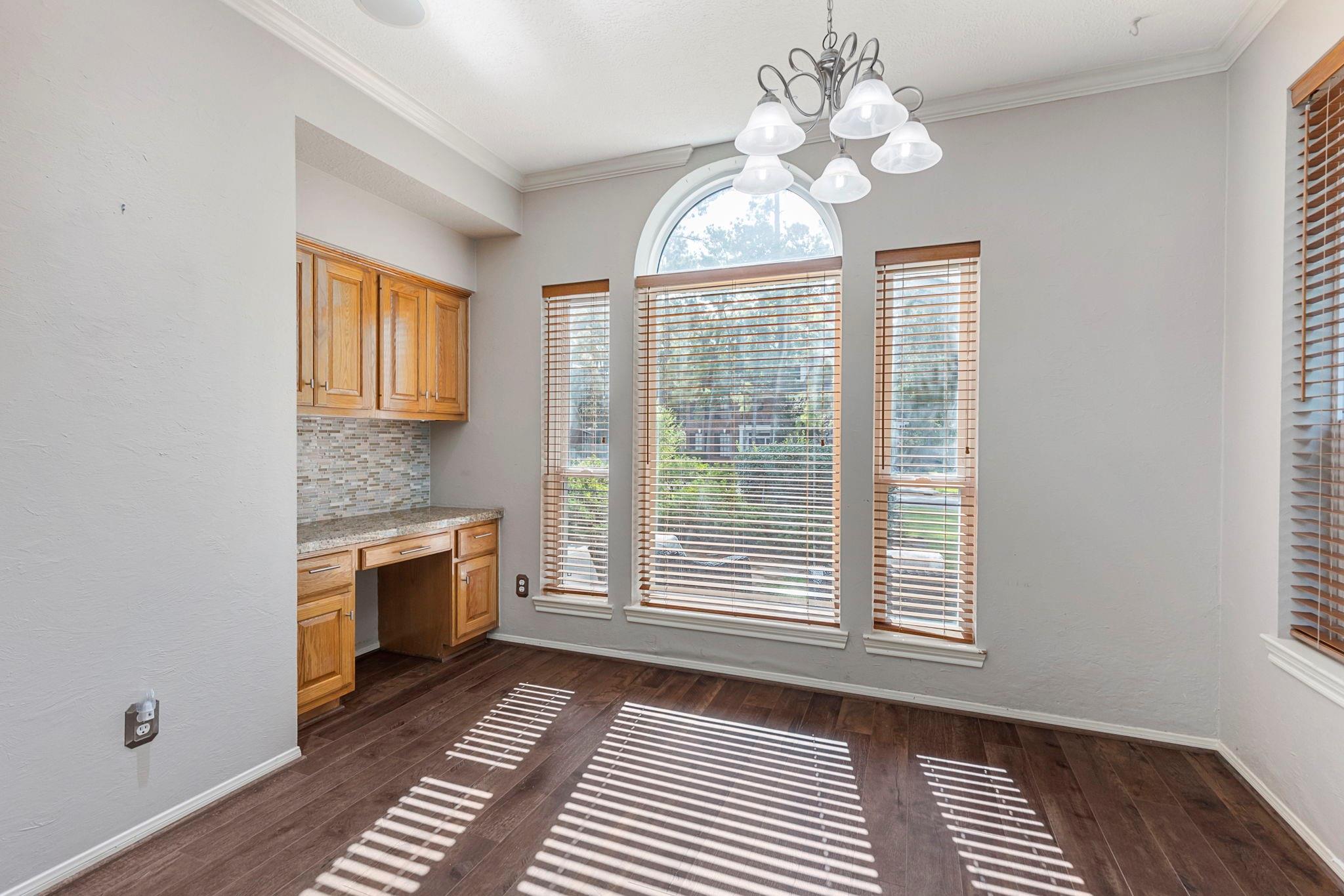 31 E Bonneymead Circle